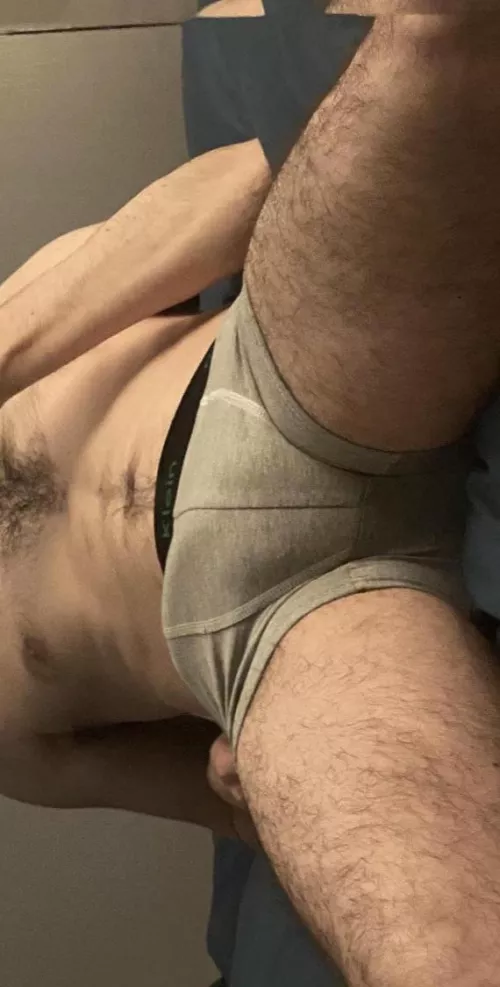 25, looking for someone to JO with who’s comfortable showing face as you jerk off. I send face and asl to @dalston2023 by will_evans1080