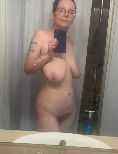 44 f 5’6 148 pounds! lost 80+ pounds, still dealing with body dysmorphia bs but I feel pretty good today! by starrie