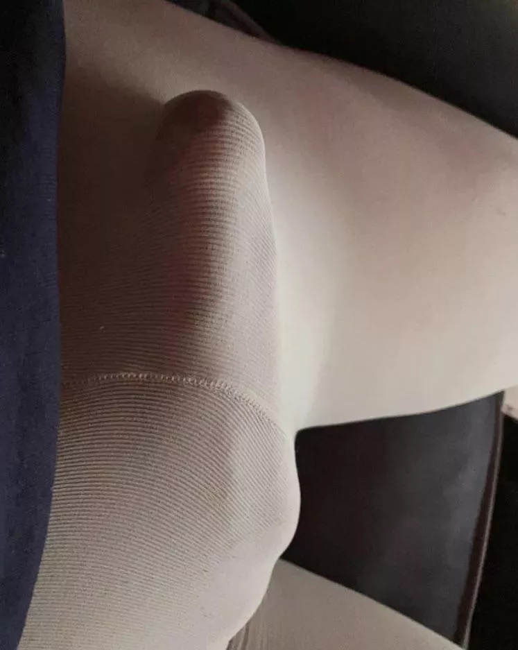 45. Seeking chat buds into guys in tights and leggings posted by miboywonder