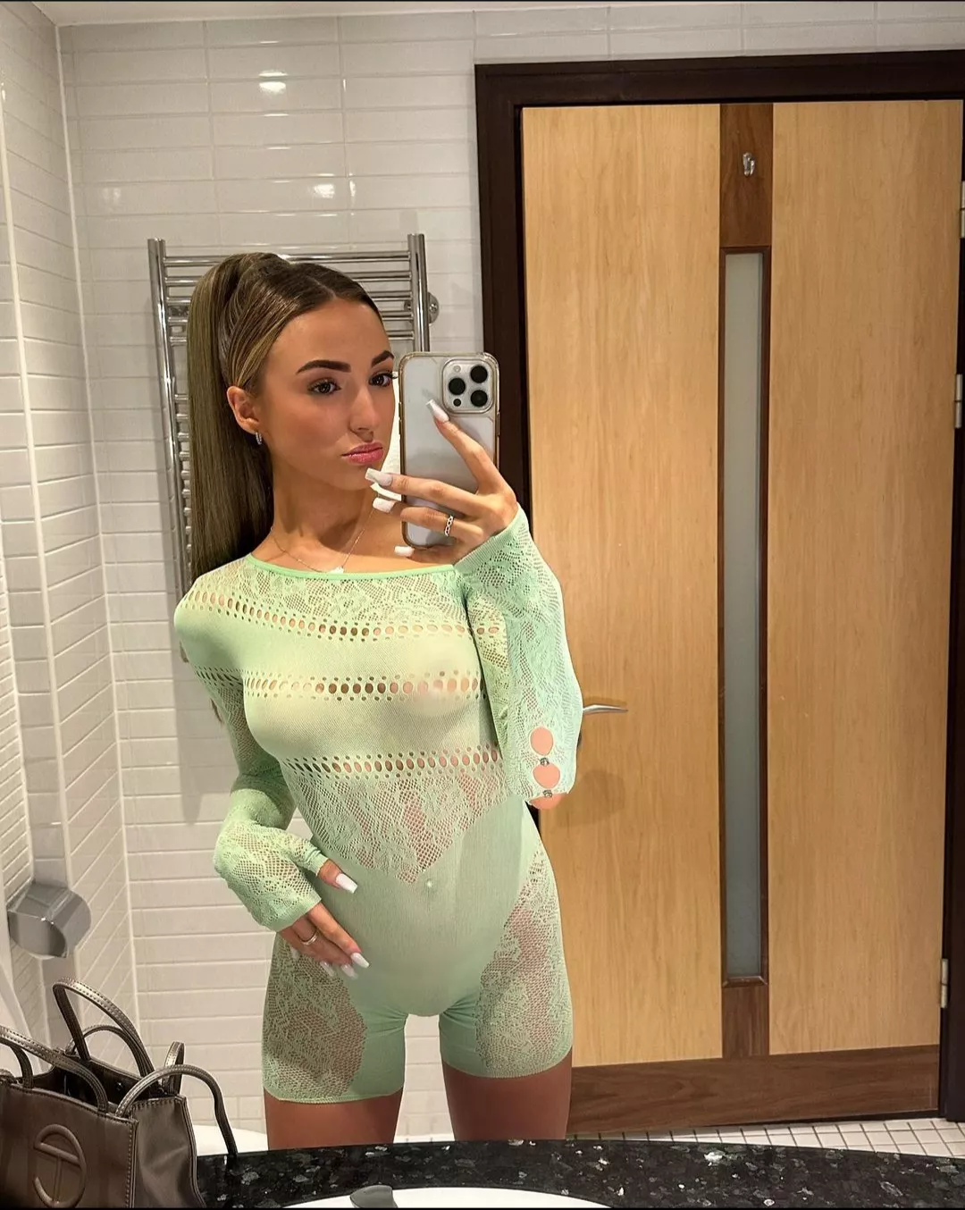 Abi posted by Itchy-Remote-4762