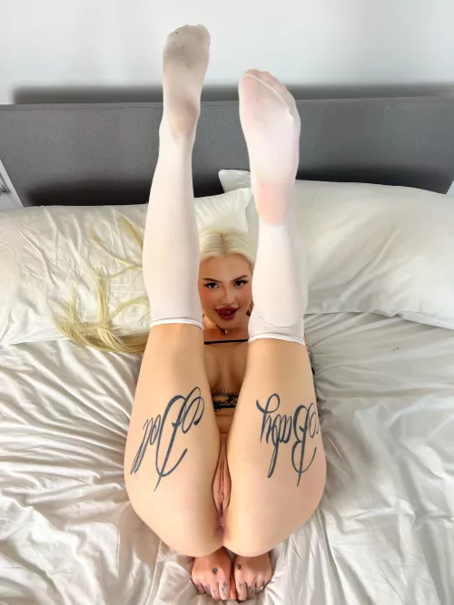 All tied up for you Daddy [F] by LowriRose