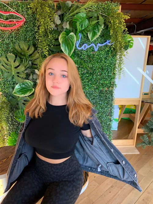 Black is slimming by throwawayjob1222