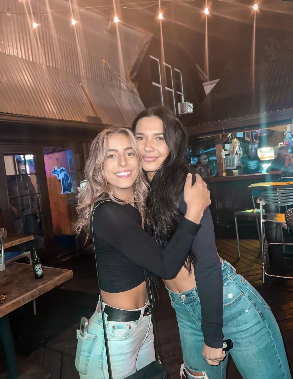 Blonde or Brunette posted by jerkad