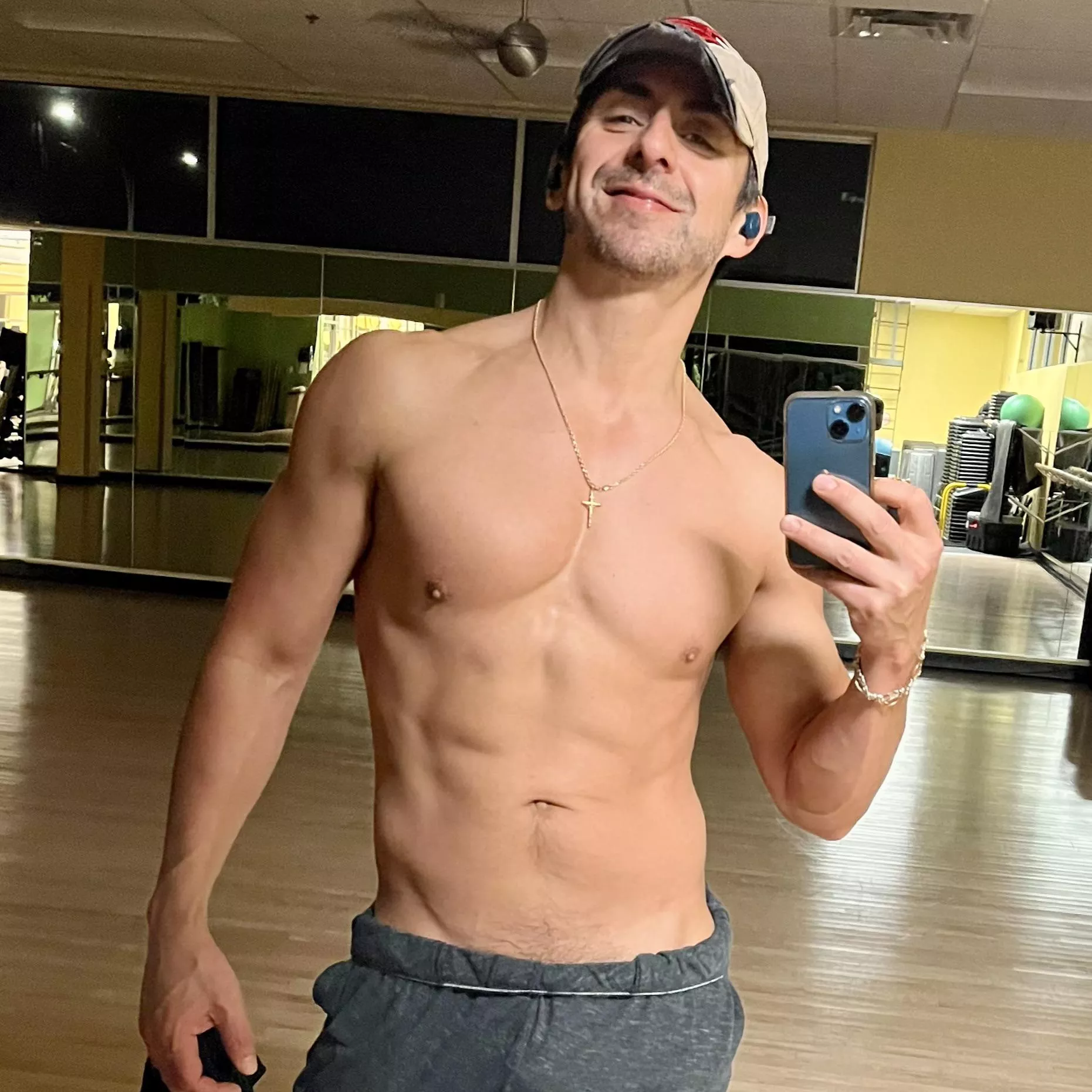 Cheers to Mondays and new starts! Hope you find all the joy you need to make this week incredible! posted by Brief_Mode2746