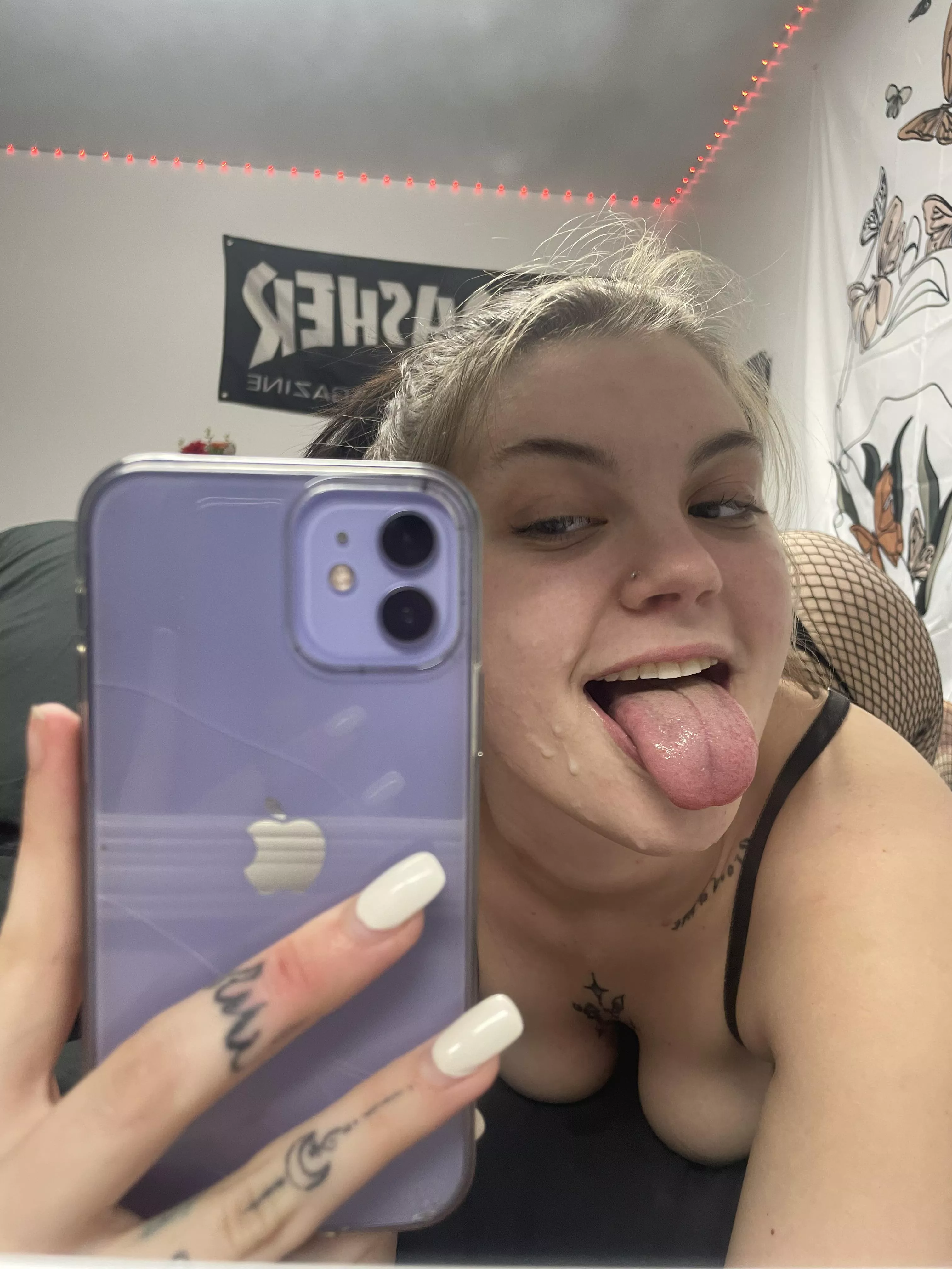 Craving a fat load on my face rn… posted by lvekayswrld