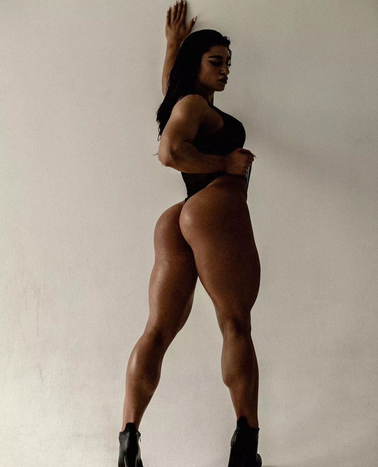 Daria Shuer posted by taserbeam