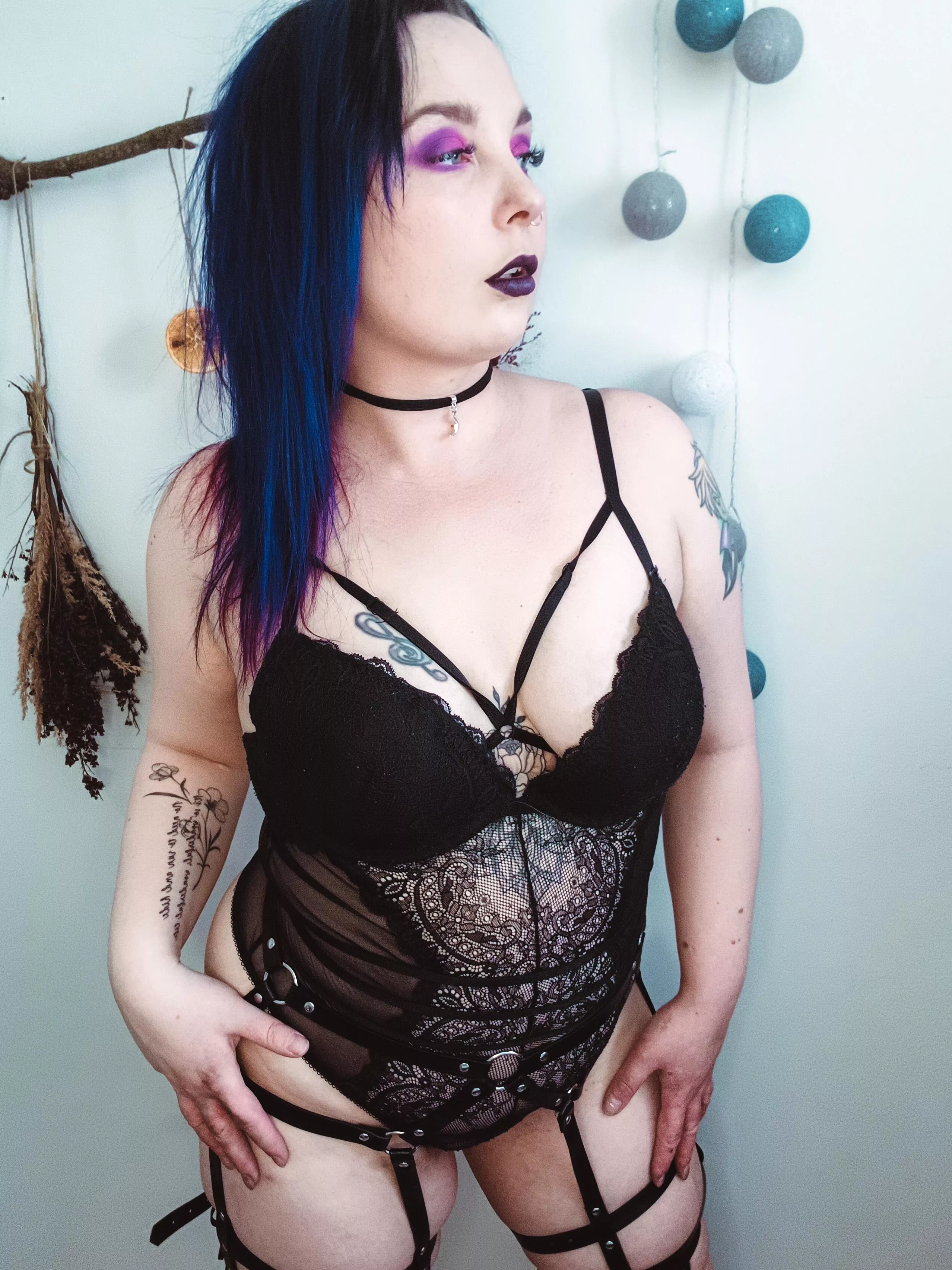 dark shades posted by erikadoeskinky