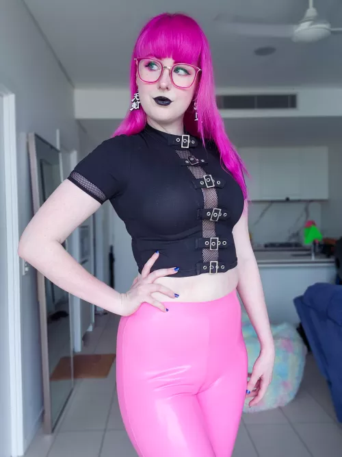 Delicious latex cameltoe by Pinipy