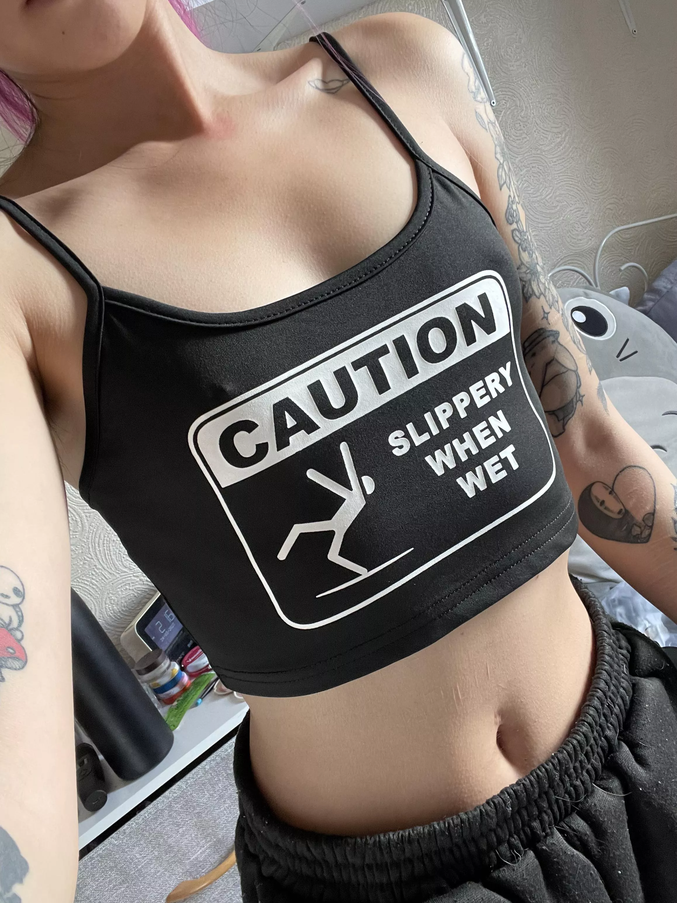 Do you like my new top? posted by buttslutt10