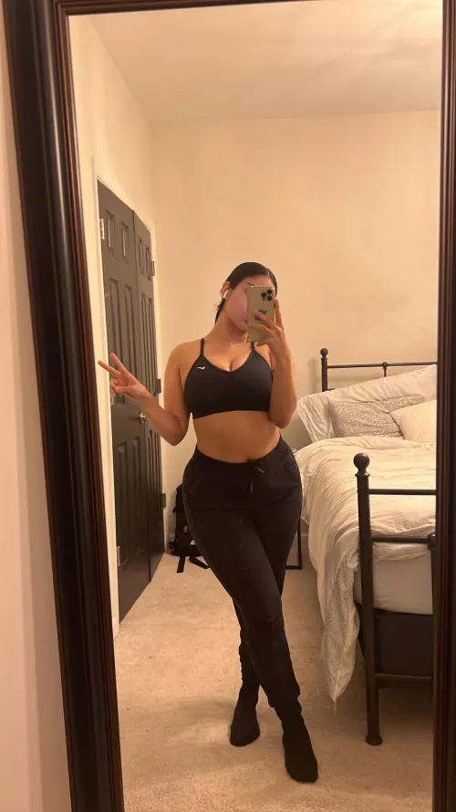 Going for a run 🏃🏻‍♀️ by violetsgarden22