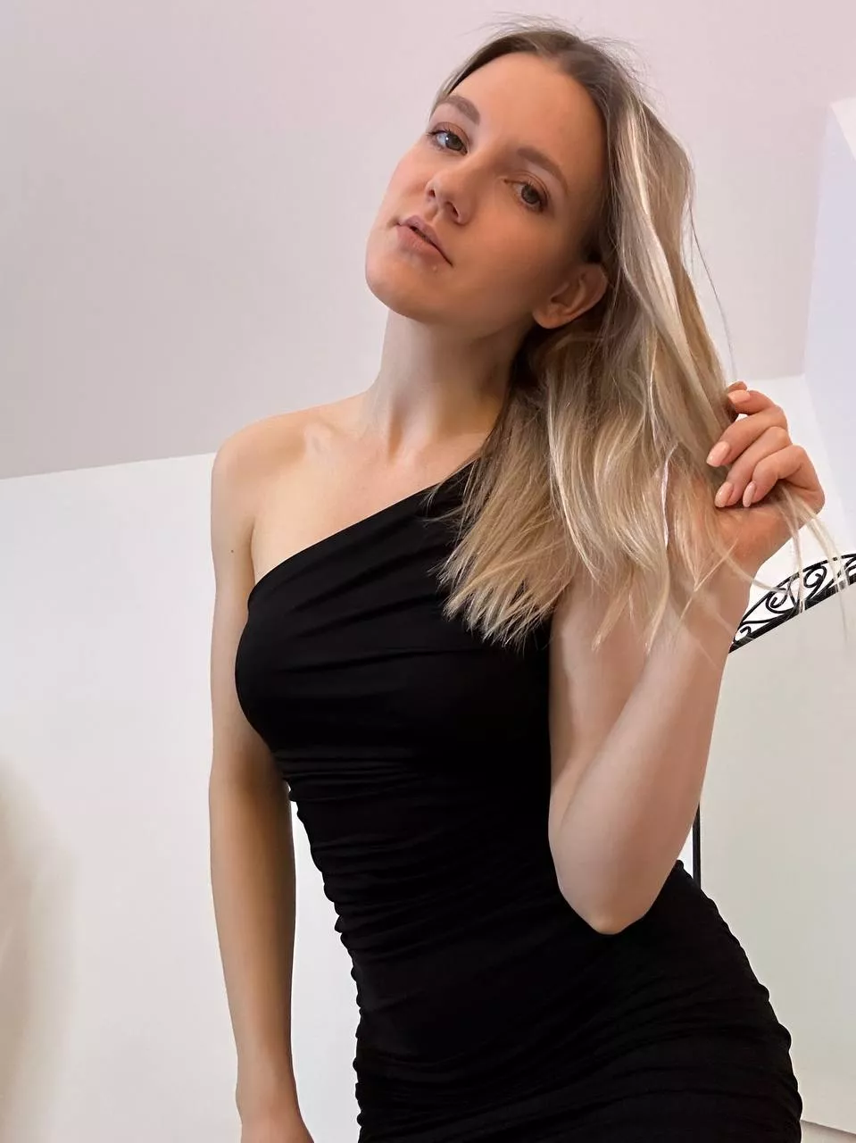 good morning, dear posted by sidelonggate