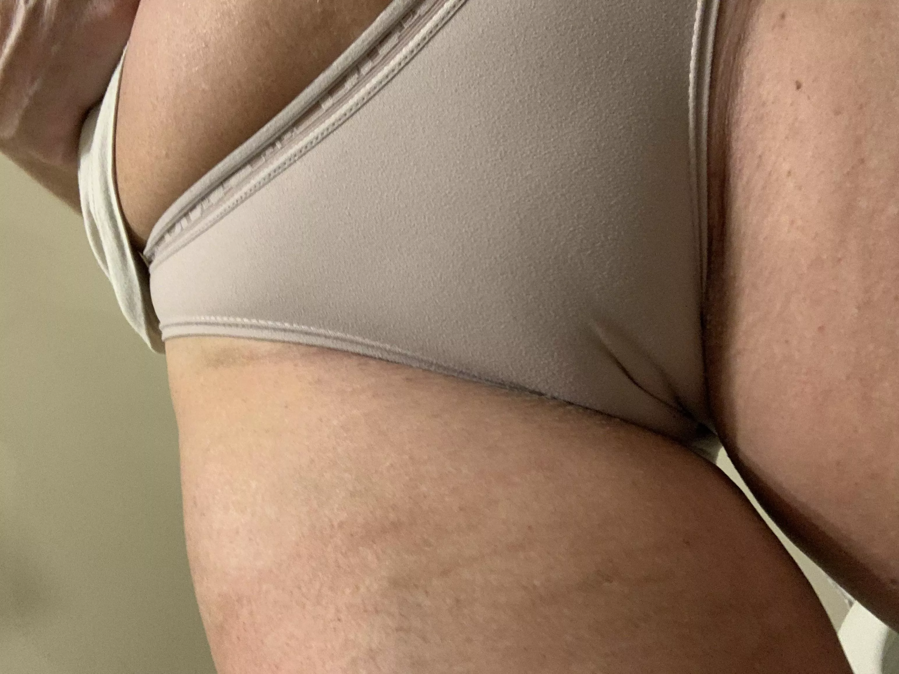 Happy Monday posted by Redhead974