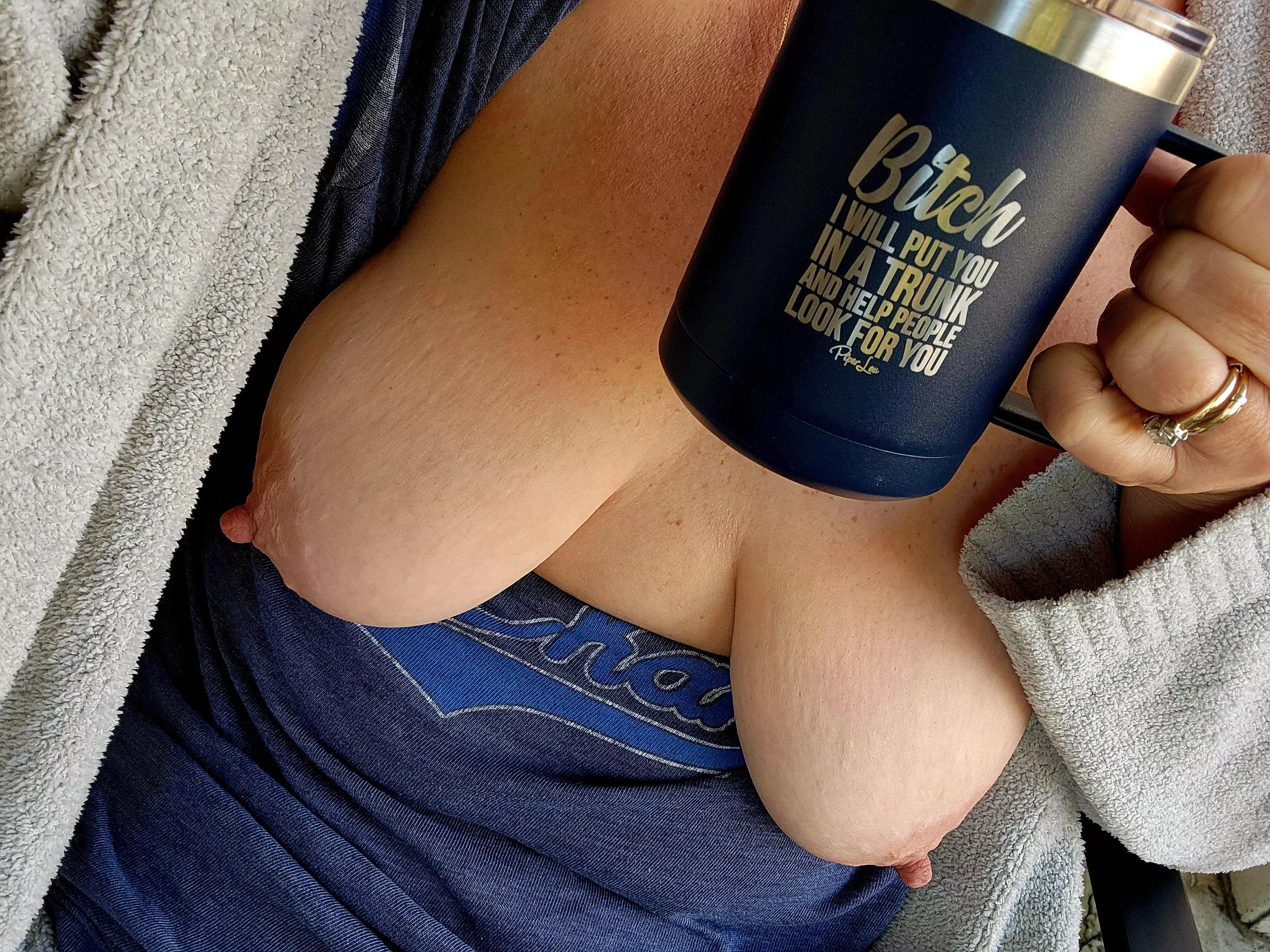 Happy Monday all enjoy f46 😉 posted by mysexywifeforme