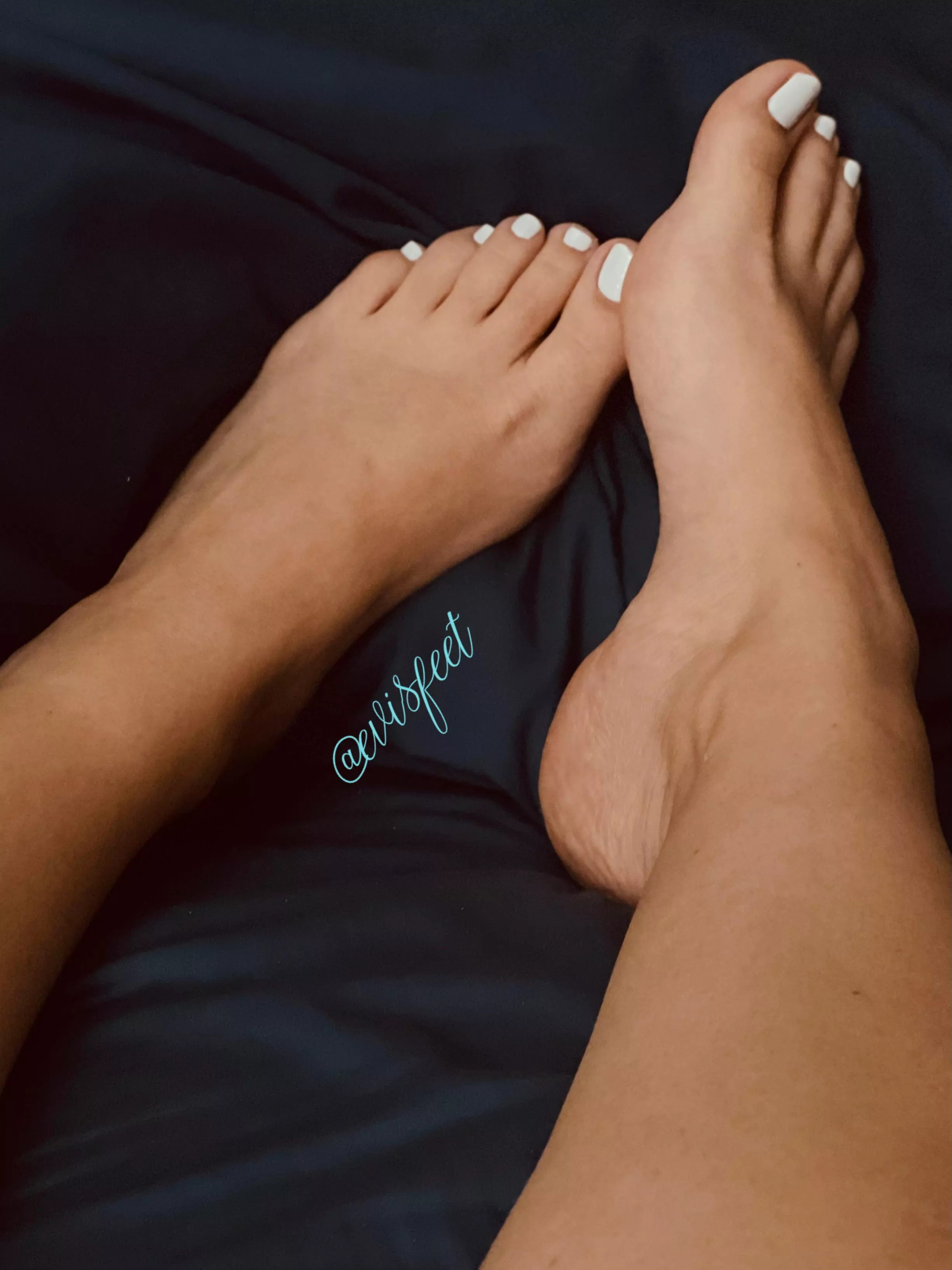 Have a terrific Toesday! 🤍 posted by Evisfeet