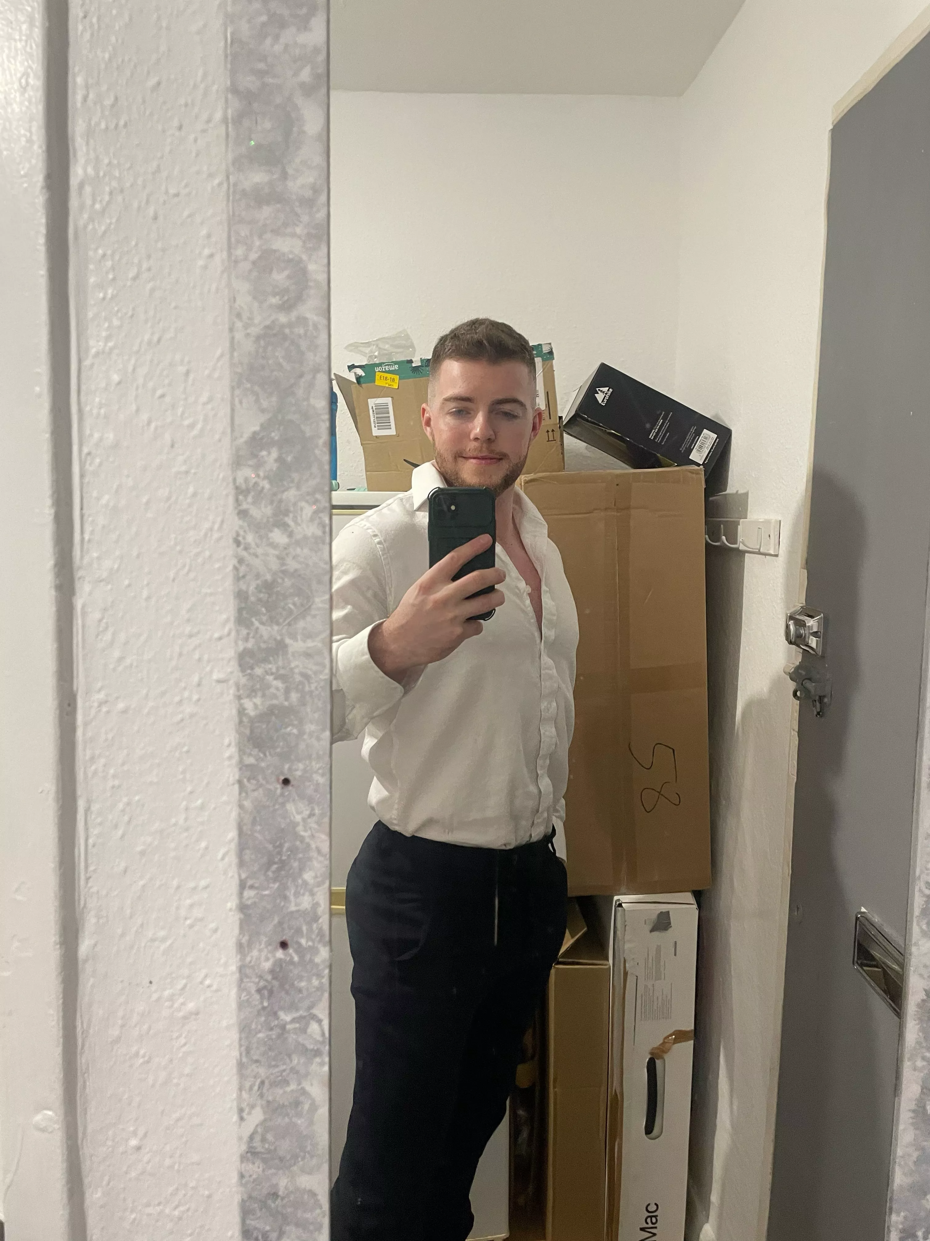 Hi! Hope your day is going well :) posted by collegejocknextdoor