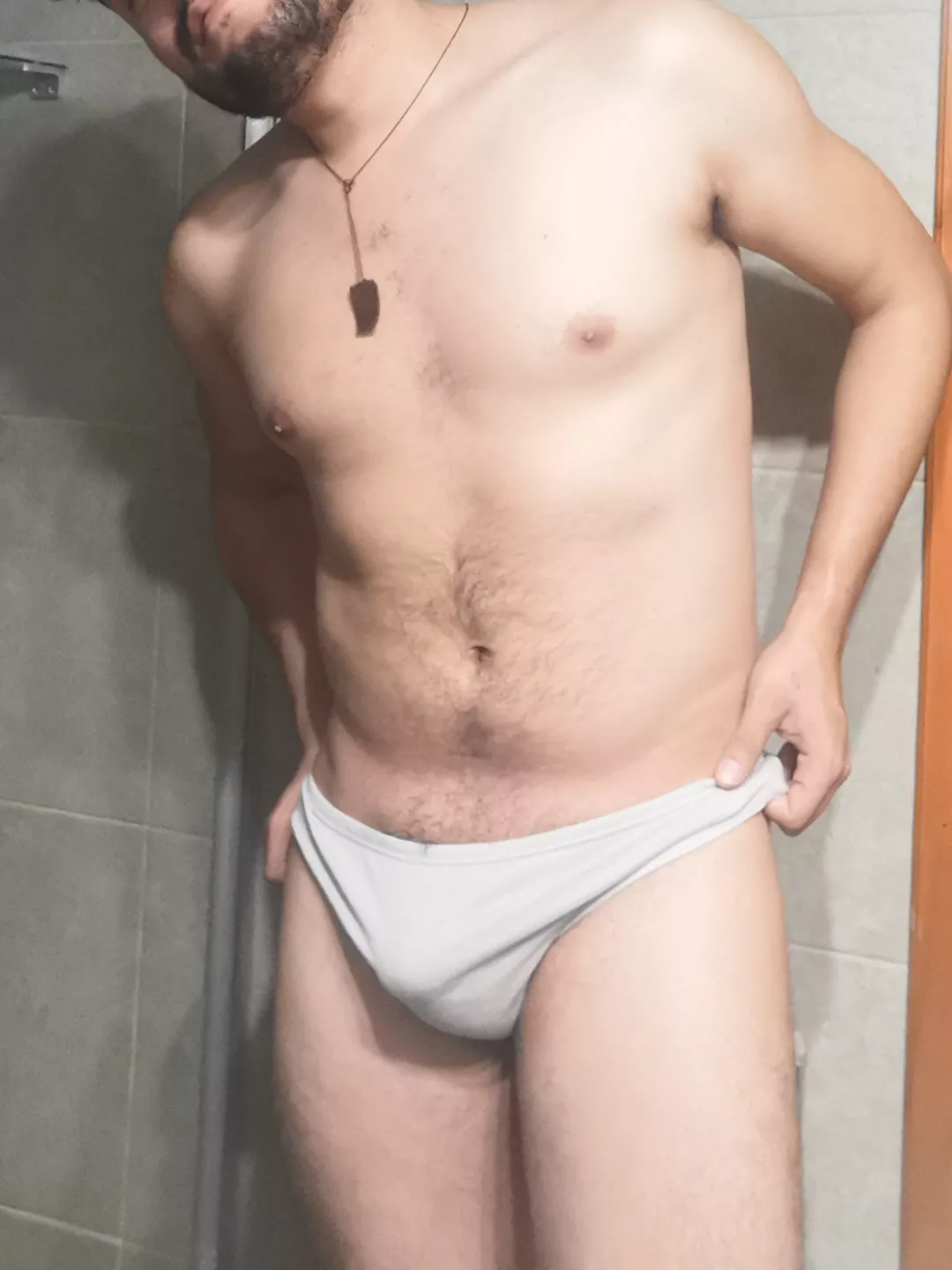 Hi! 🙋🏻‍♂️ I'm new here! 🌝 posted by davide_93H