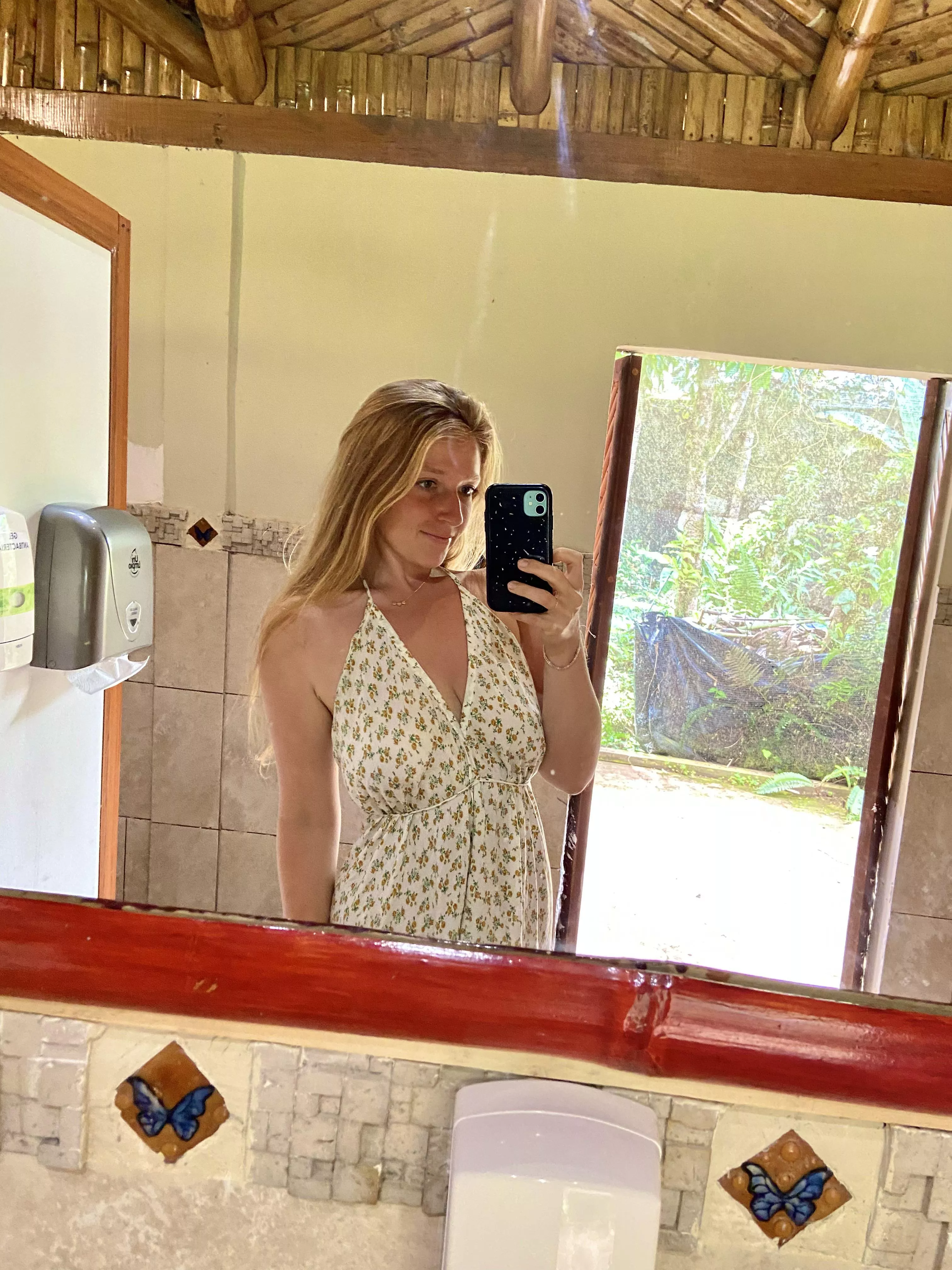 Hi to whoever stopped scrolling ☺️ posted by freedom_fruit