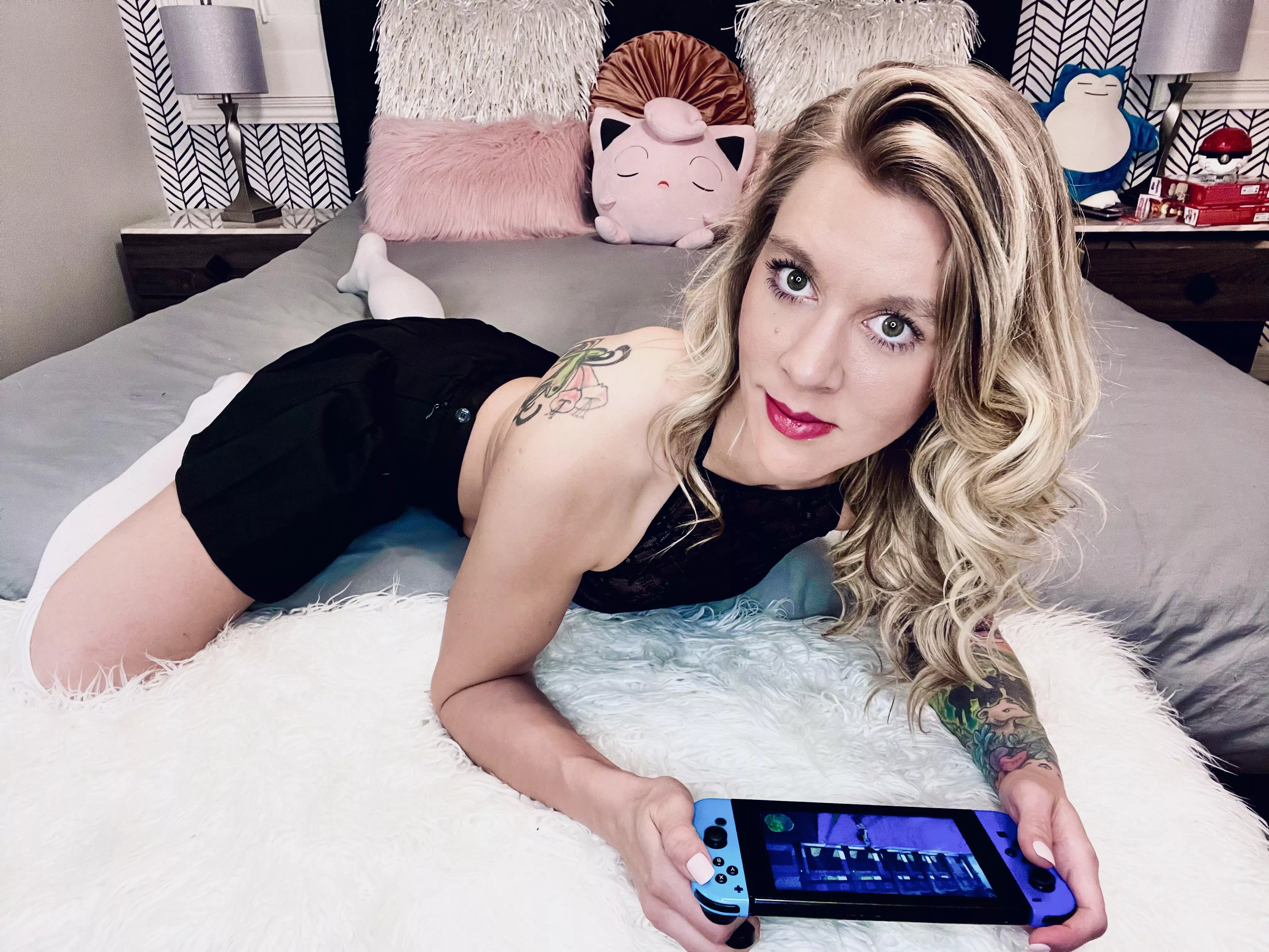 How would you distract me from my game? posted by ActRepresentative585