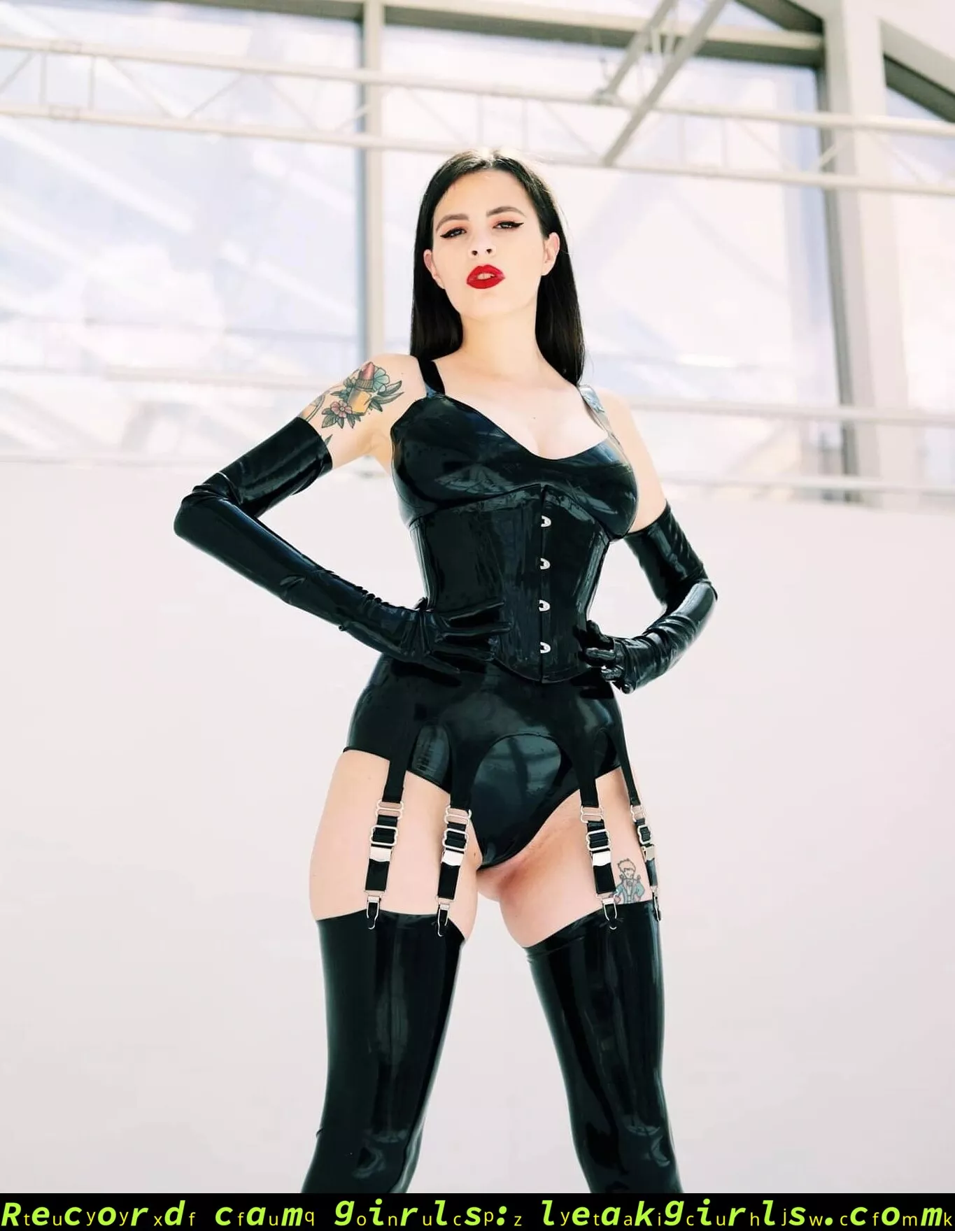 I love to shine. 🖤 posted by d9cDBOd9HgMwtTRWHI