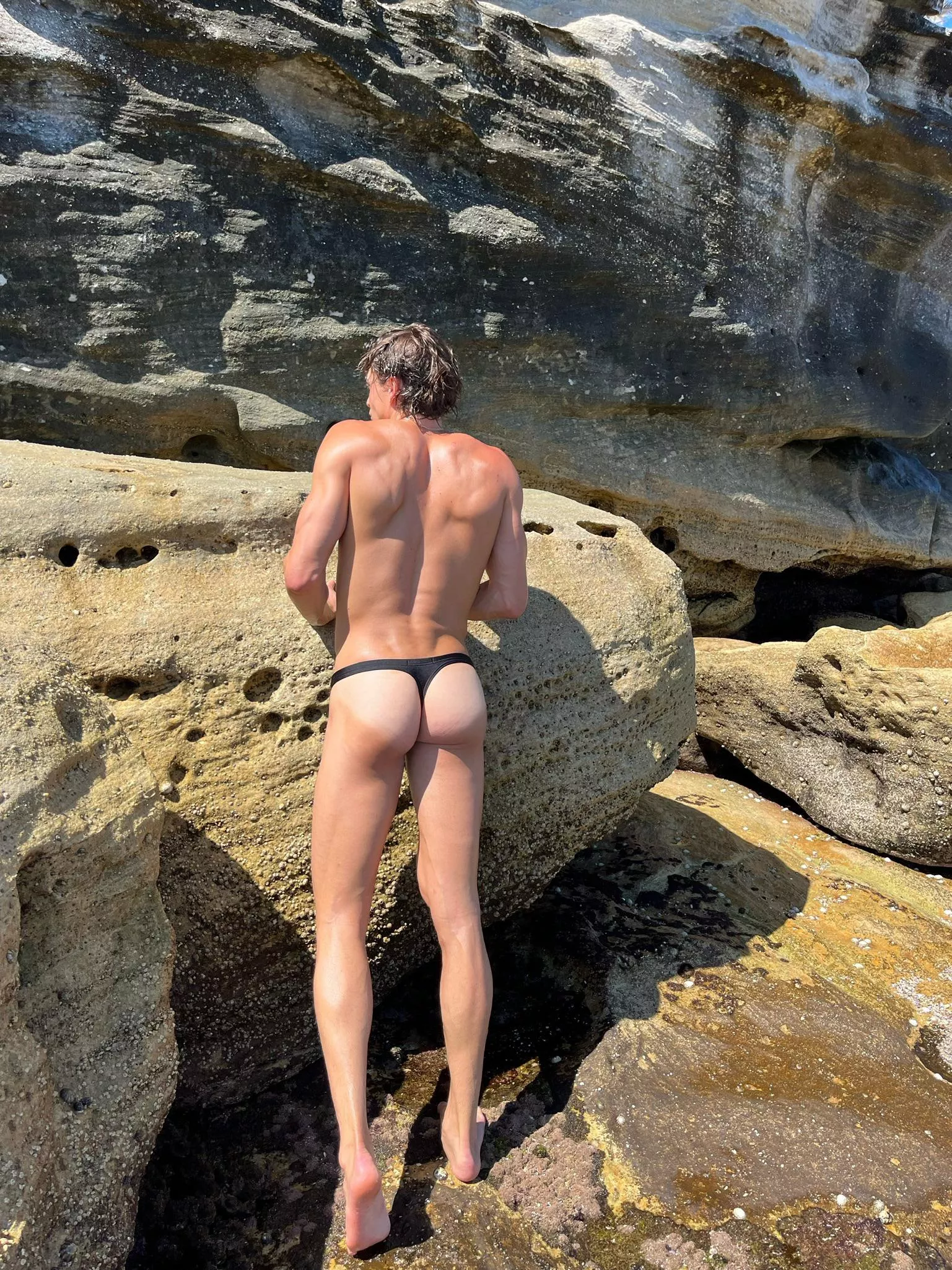 I’m the mood for some tall bi boy ass? posted by reddititgirl