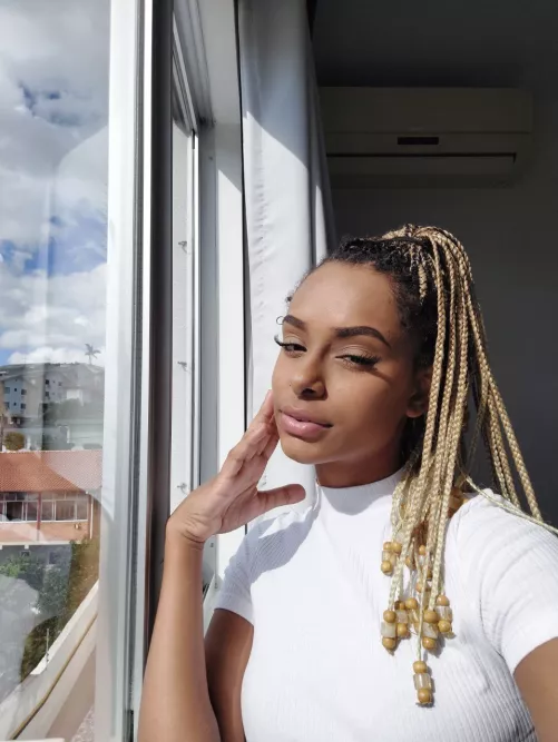 I've been practicing my body language, and I feel like it's making me more attractive and approachable by eududarosa