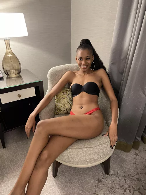 Killer smile but an angel's body. by ishutyn