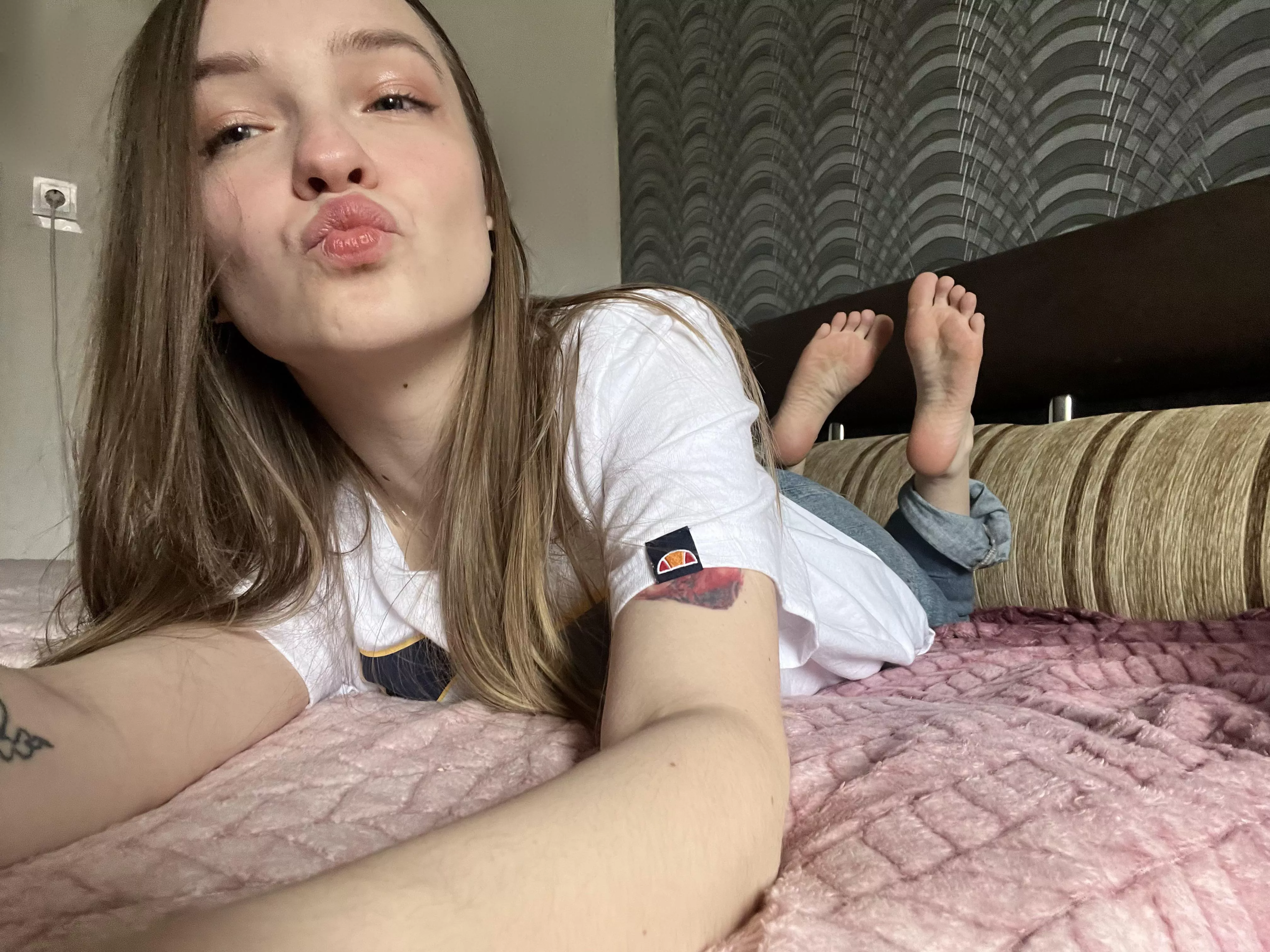 Kisses in your favourite pose❤️‍🔥 posted by mirca11a