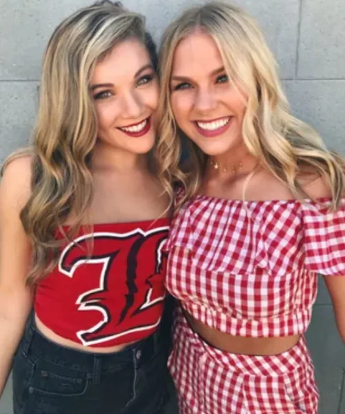 Left or right blonde by Chaturbater1