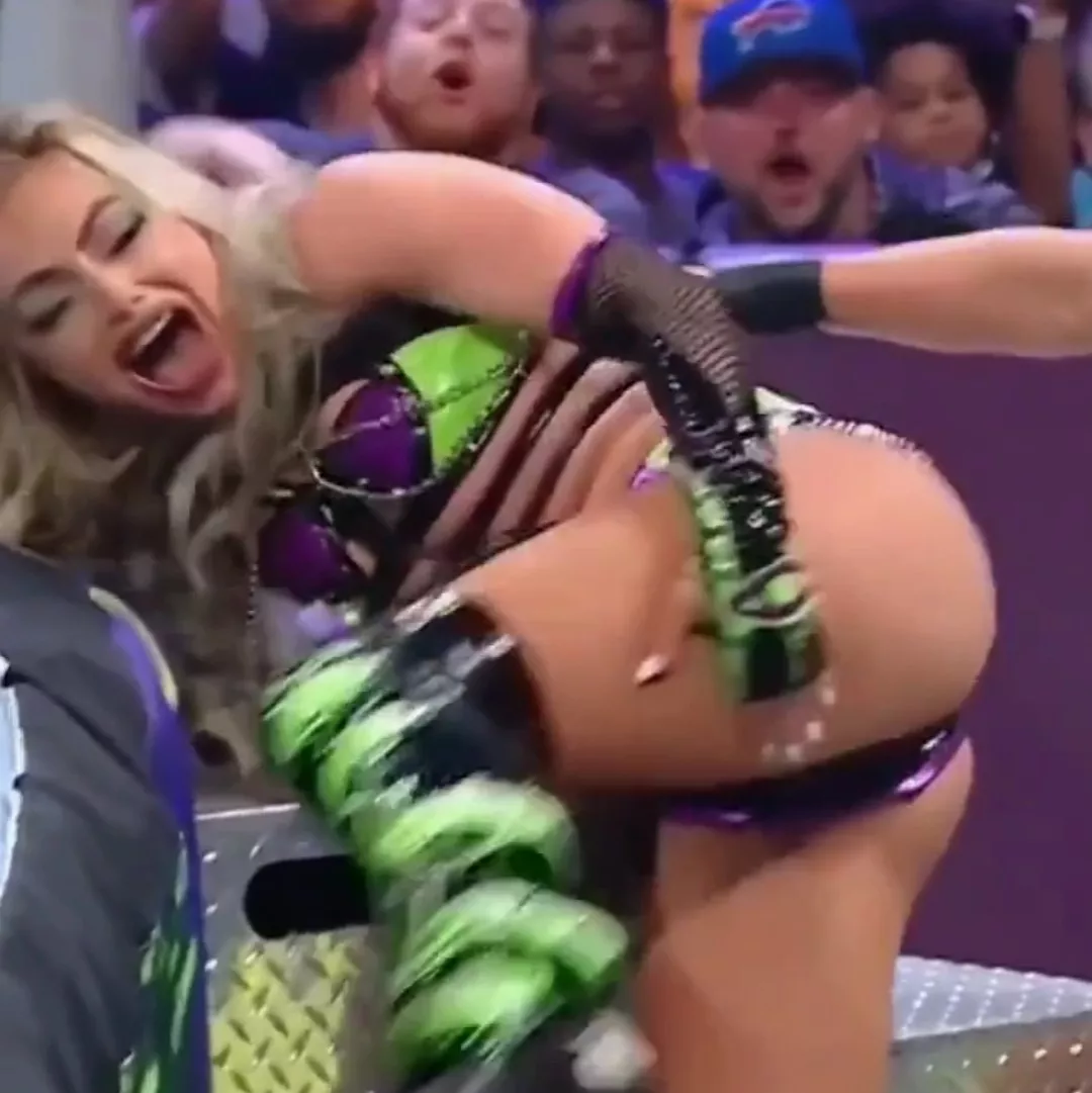 Liv Morgan posted by paulistaq