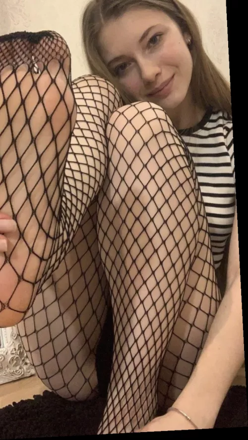 make a mess on my toes, cover them by Environmental_Cap469