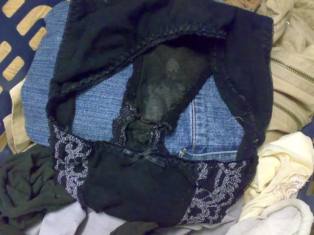 Mom's panties posted by jizzynoR