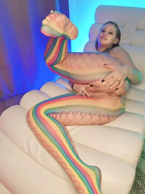 My pussy is waiting and this bed is made for strong fucking. Heh by CukierkowaZgrywuska