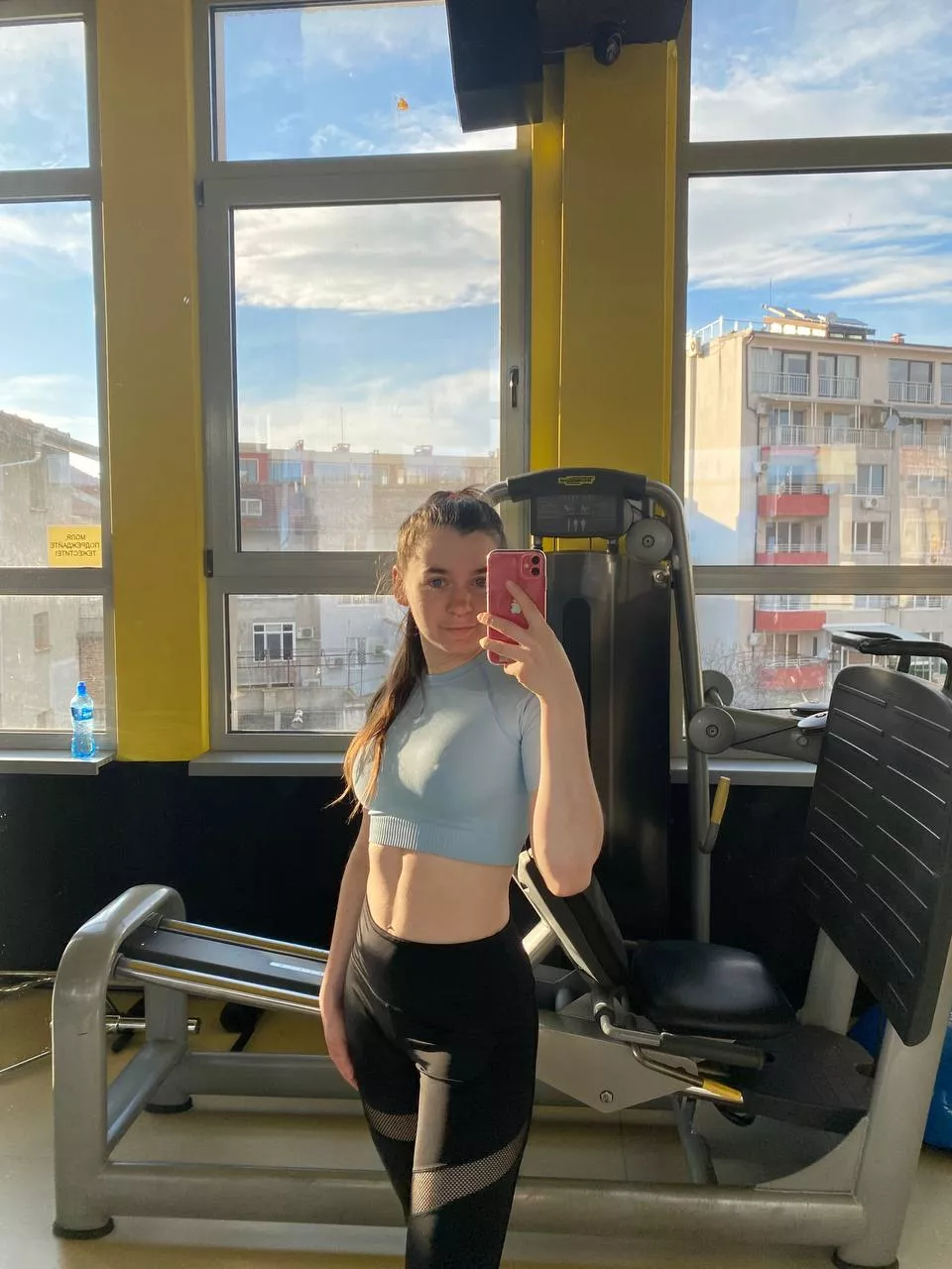 No bra, no makeup, yes GYM 😄😊 posted by RevolutionarySun907