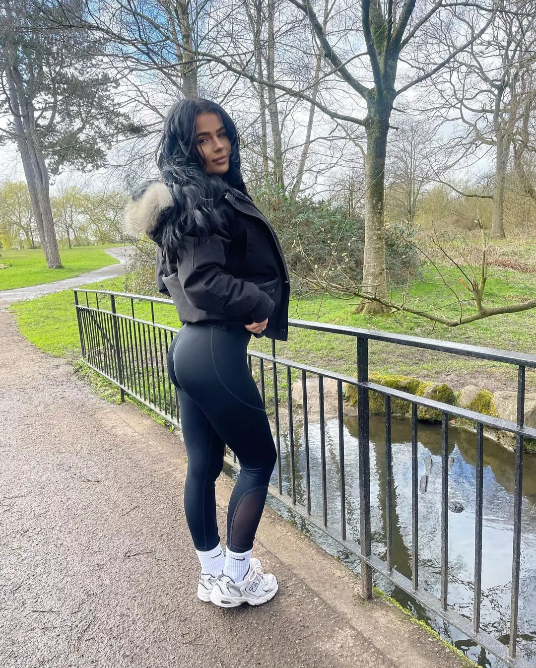 Phoebe posted by Itchy-Remote-4762