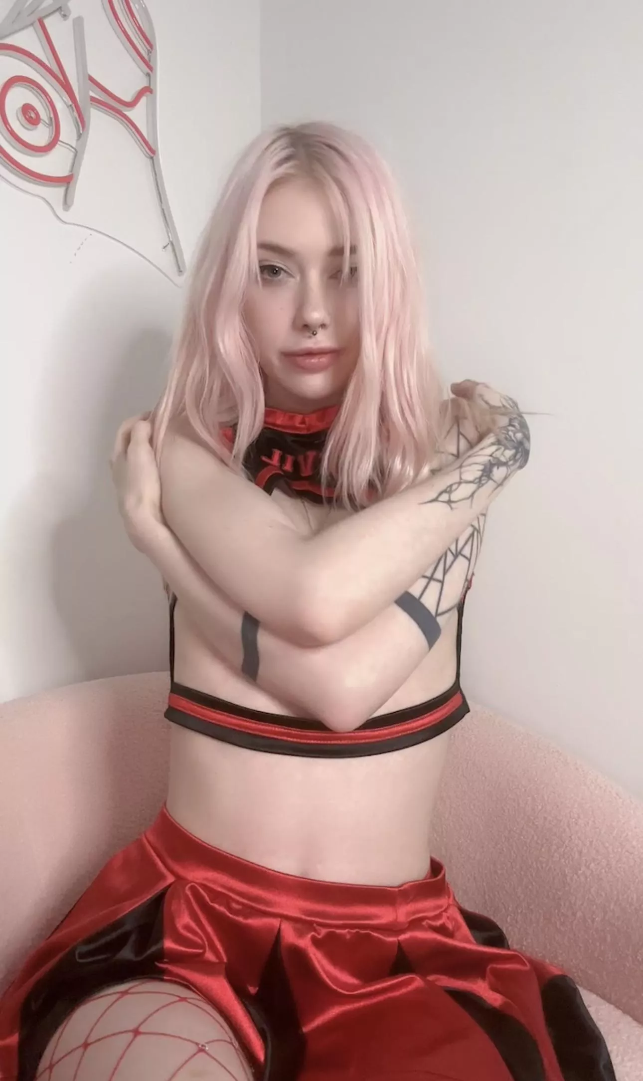 Should I move my arms hehe posted by saekkico