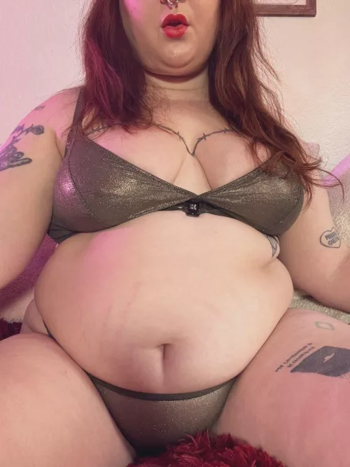 So shiny and chubby by ledalavandula