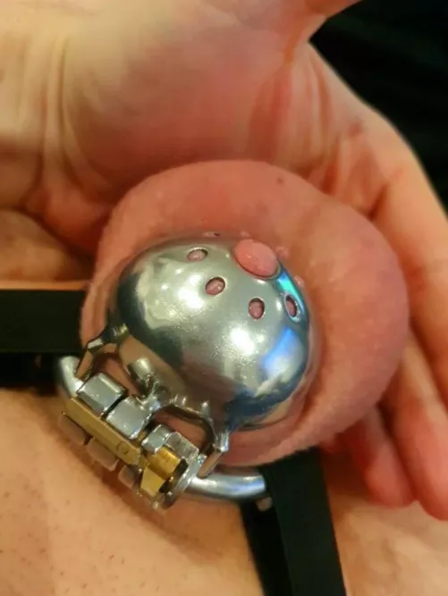 So tight😳 Anyway since mine is locked I need someone to take care of my petite gf🖤 by rileybeta69