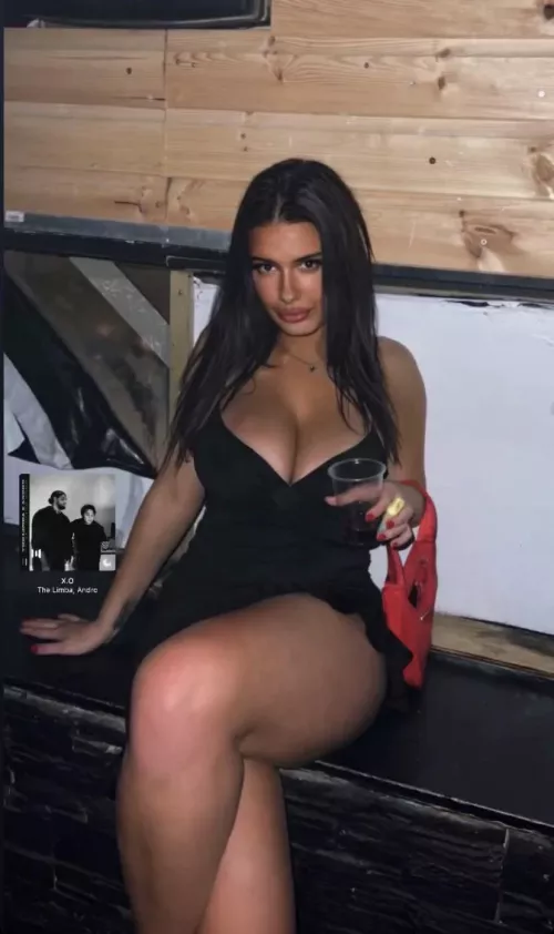 The tits on her by knightly42