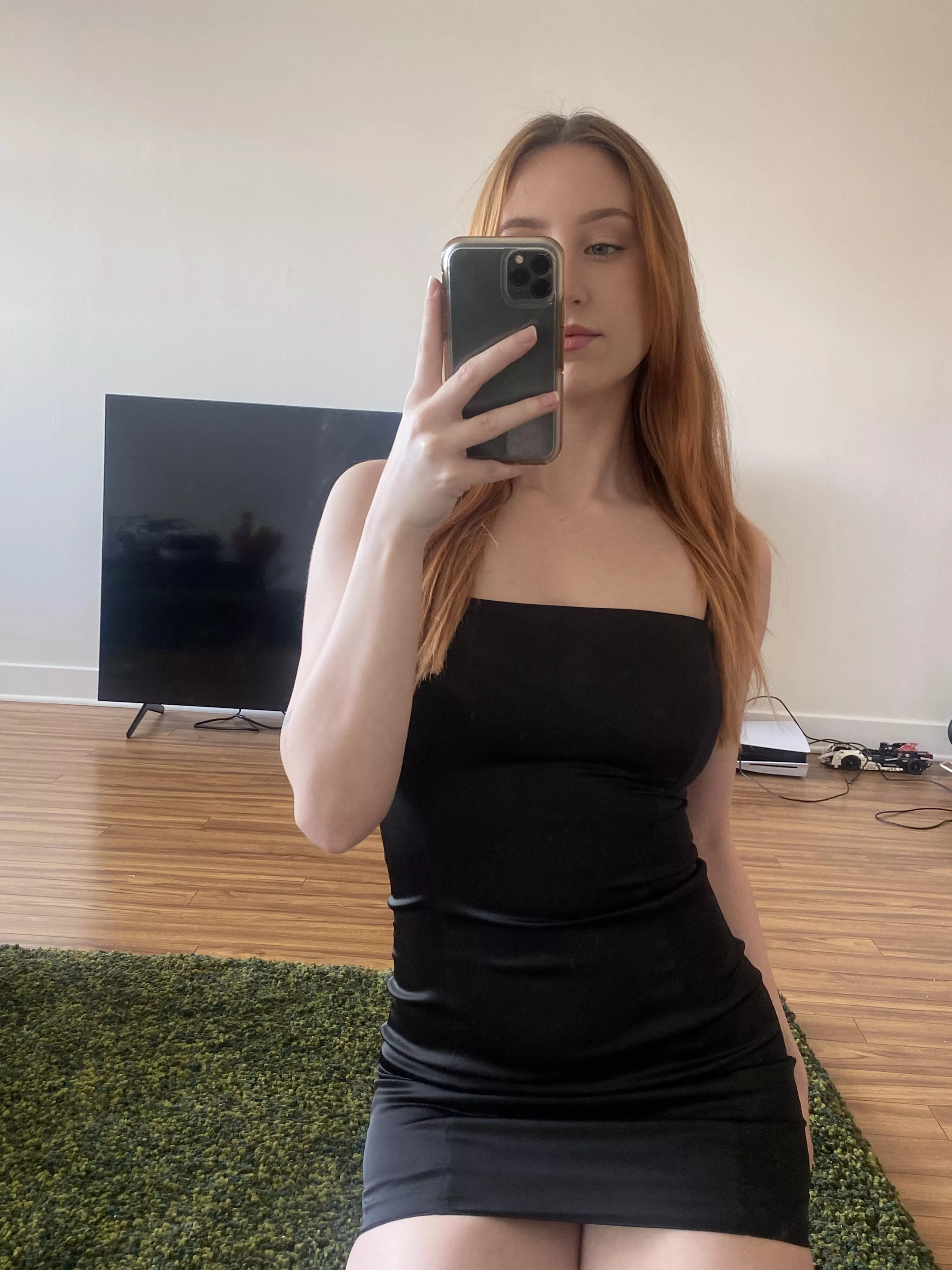 thighs barely fit posted by rileymjenner