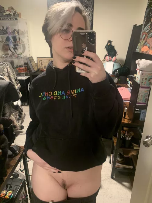 This goth babe just got waxed, do you like the little strip?🖤💀 by StarWeaver_