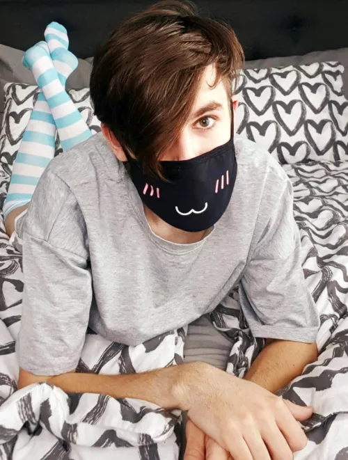 Wanna join me for some cuddles? by LukeWolfie