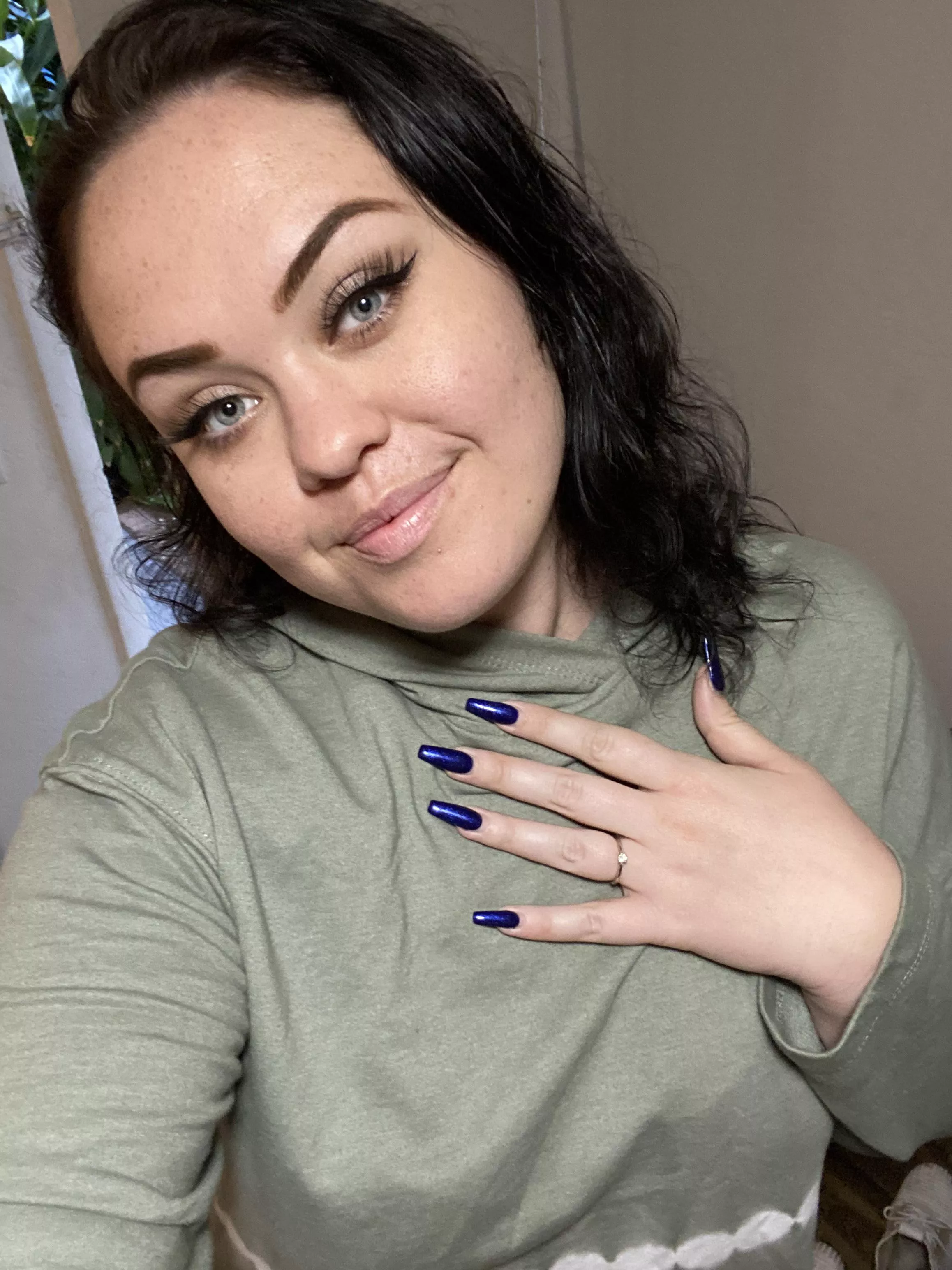 When daddy is away mommy wants to play posted by _xnicoletteex_