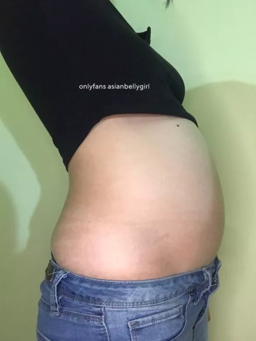 would you 🥜 on my tightly stuffed stomach? by asianbellygirl