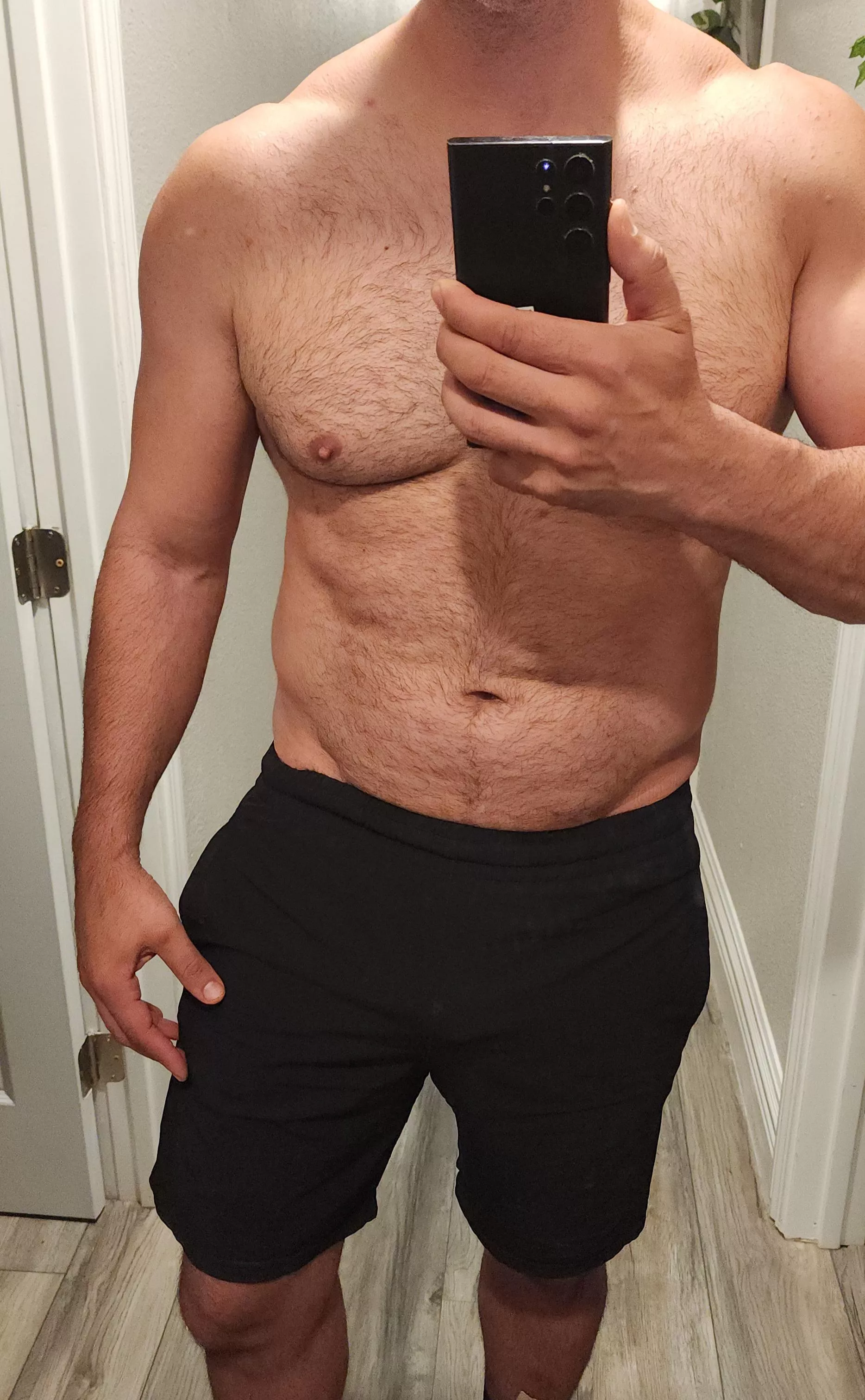 [41] Fit check after the gym! posted by Helpful_Elephant620