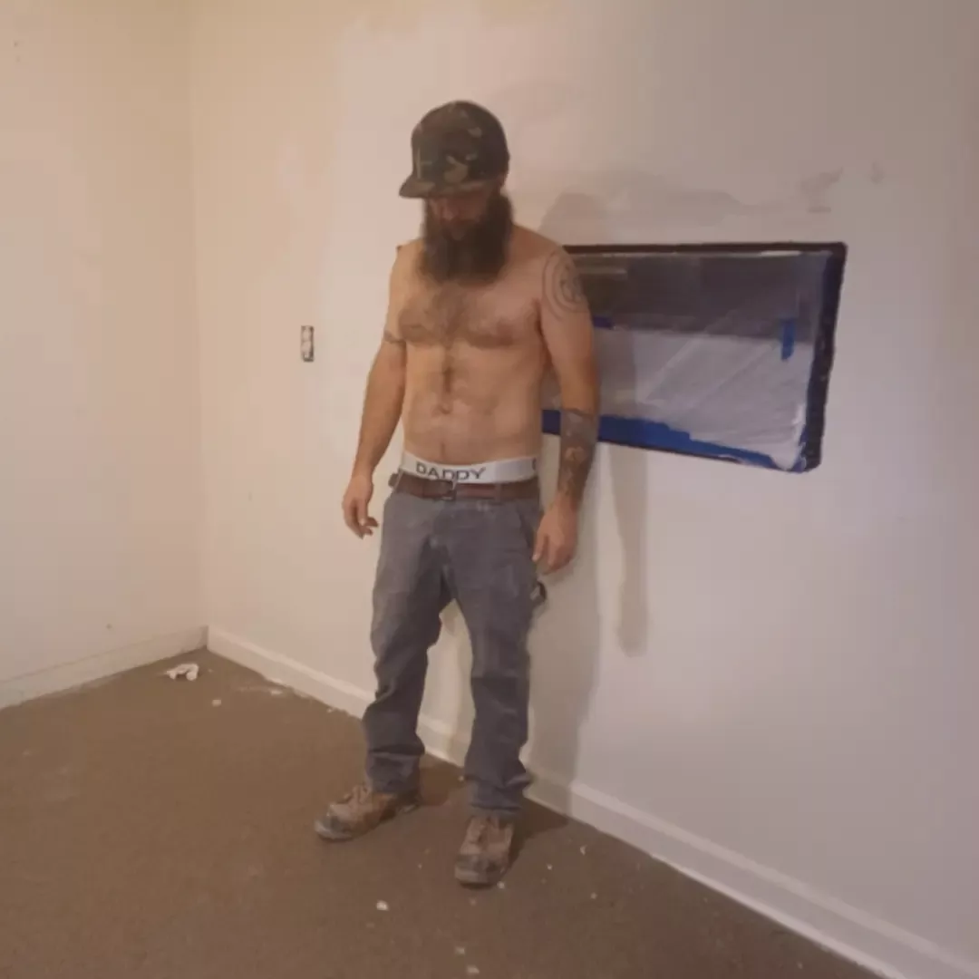 43year old Contractor Daddy posted by bearded4herpleasures