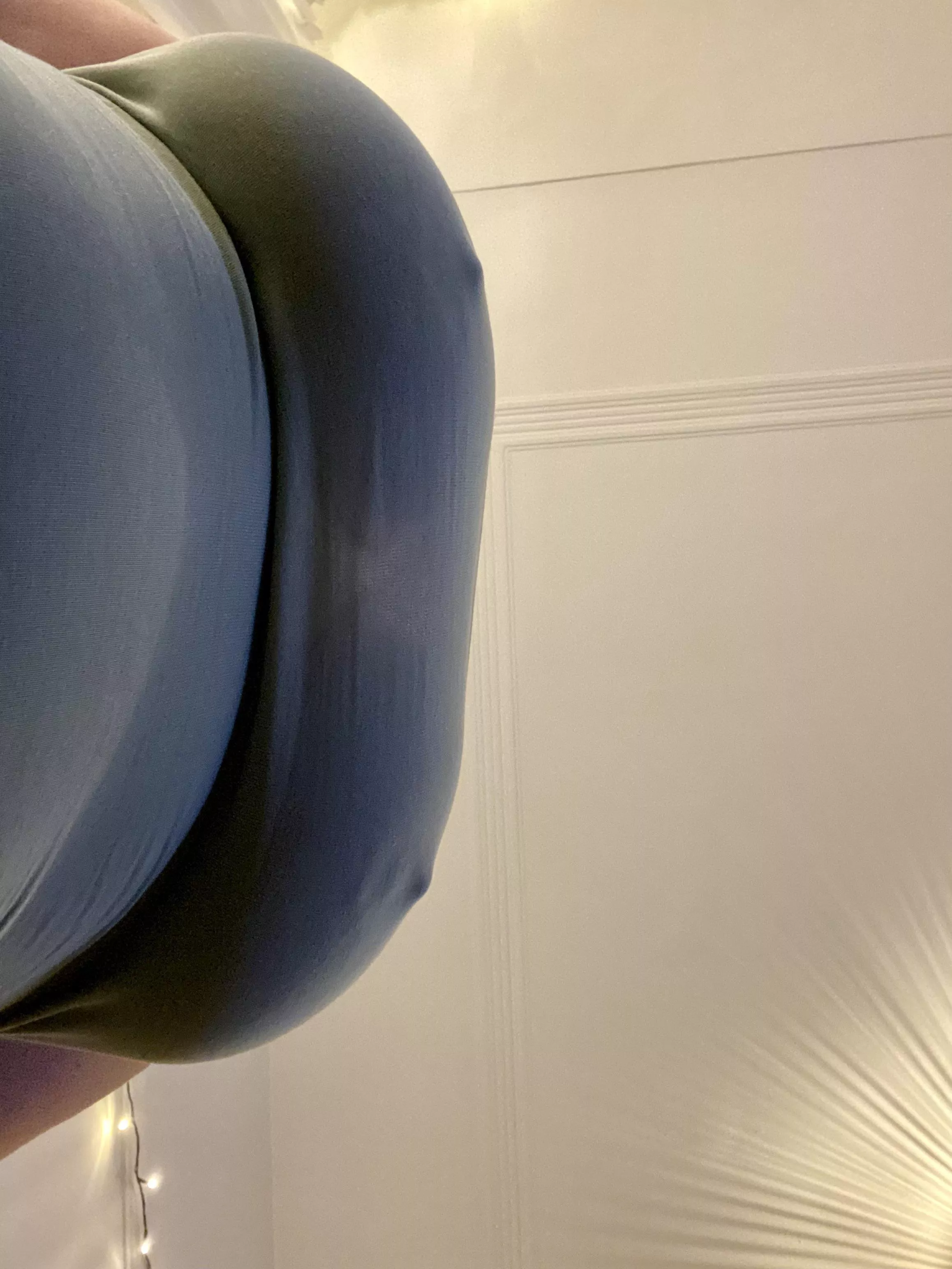 Couldn’t help but appreciate the view from my own lap posted by Snacky_thiccums