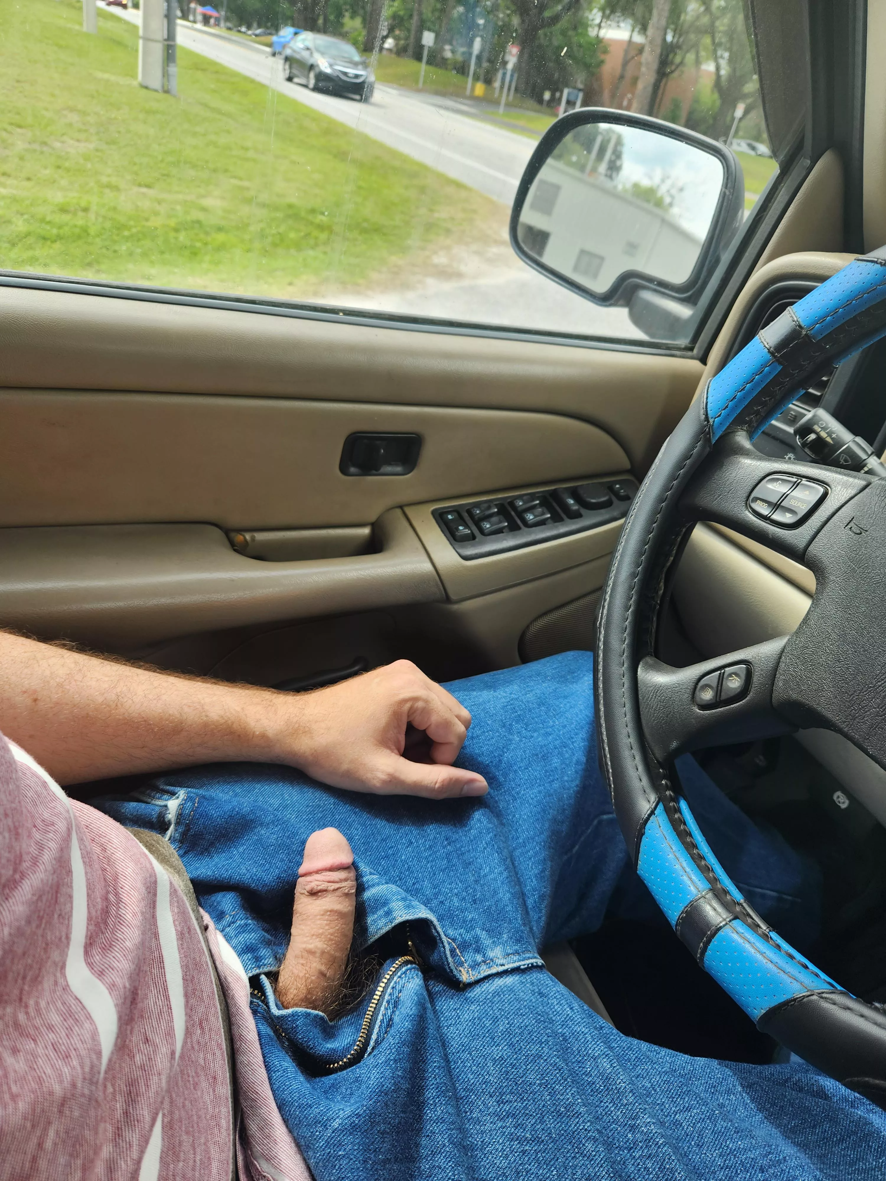 Driving around posted by HardDaddyLeakingCum