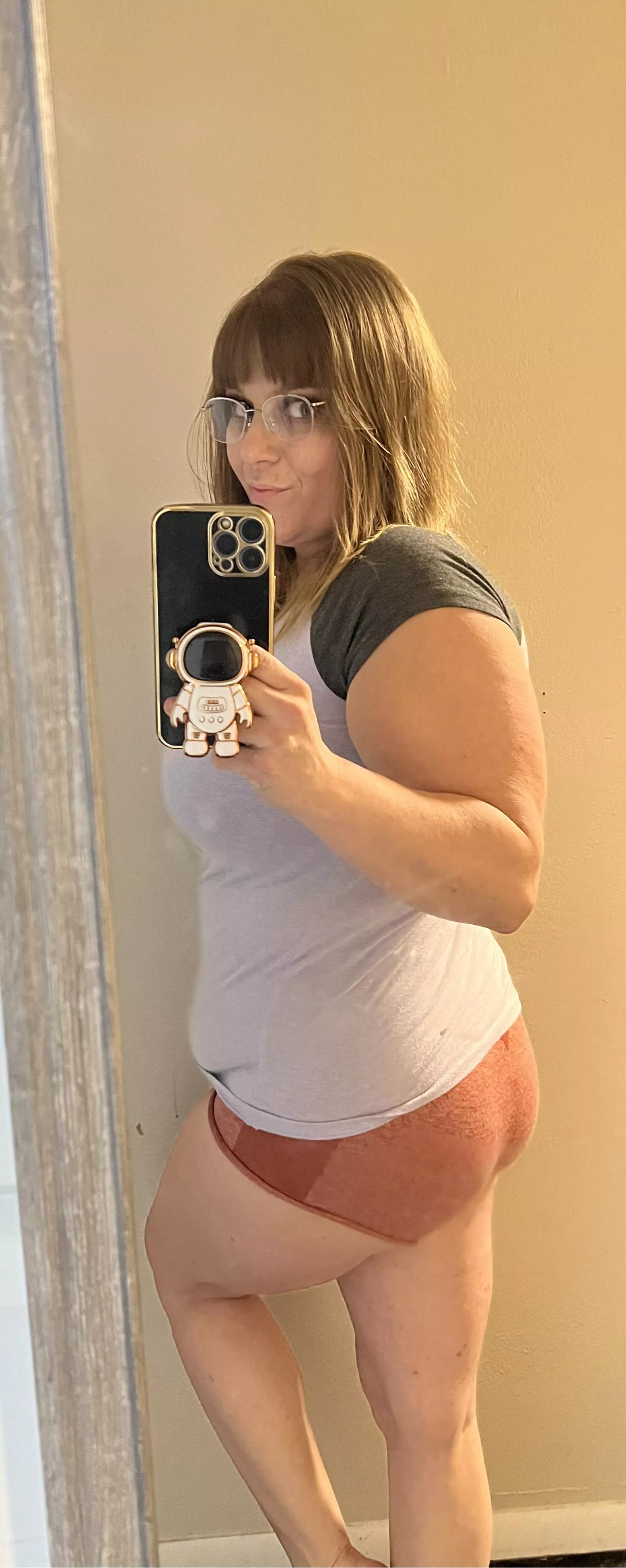 Happy Birthday to me!!! Control my toy and make me cummm for my bday?!! posted by amandaxonichole