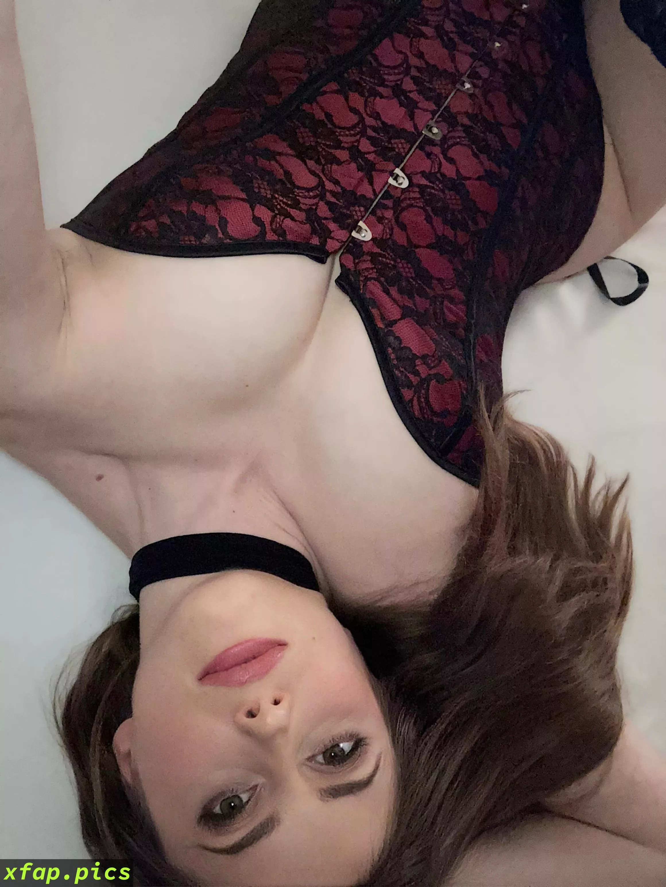 How do you like my corset from this angle? posted by 4K3Ch8iIssWLU1