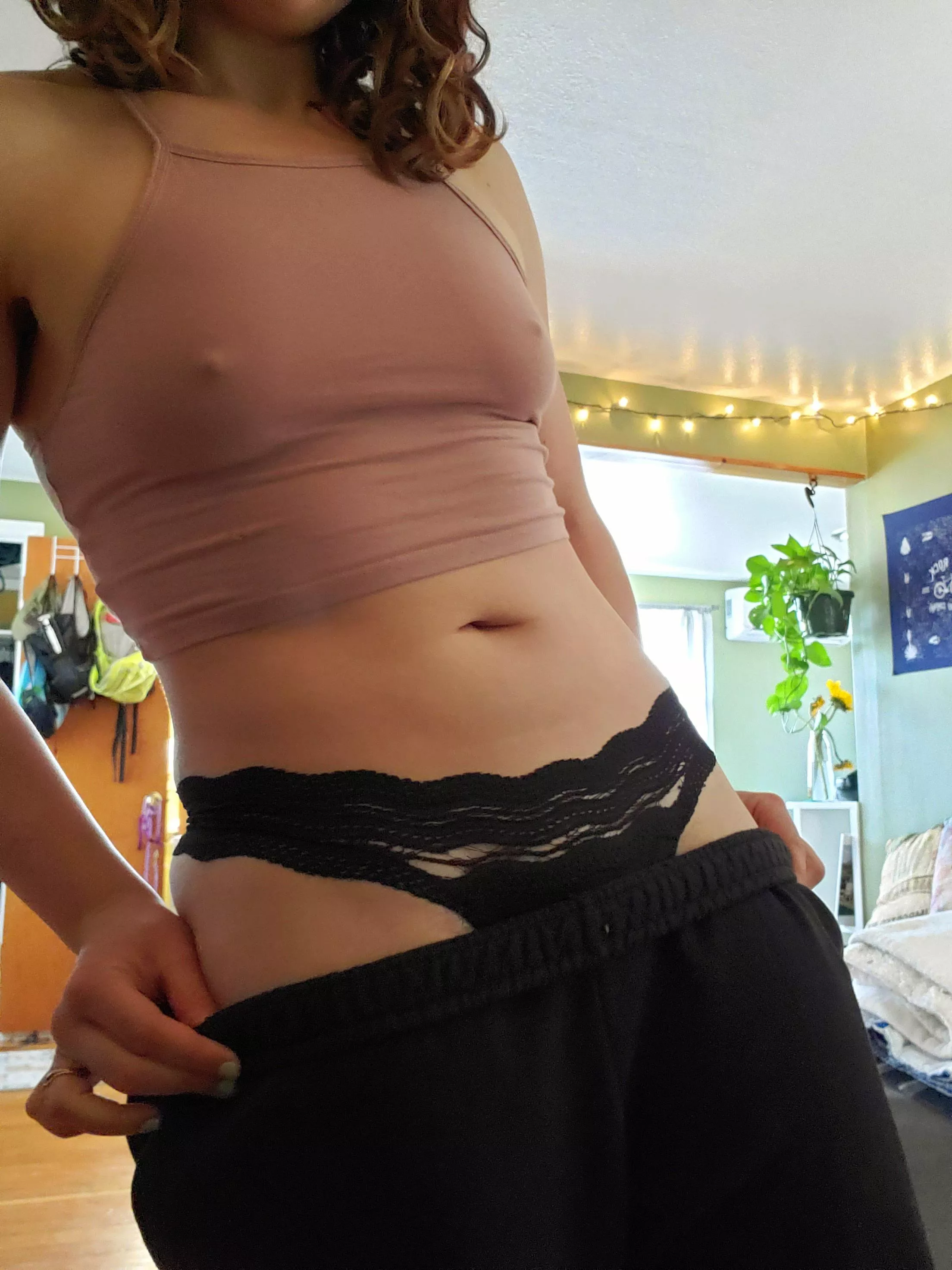 hubby spends so much time looking at other girls on here, It's only fair that I spend a similar amount of time posting 😇 nsfw [f] posted by julesinsecret